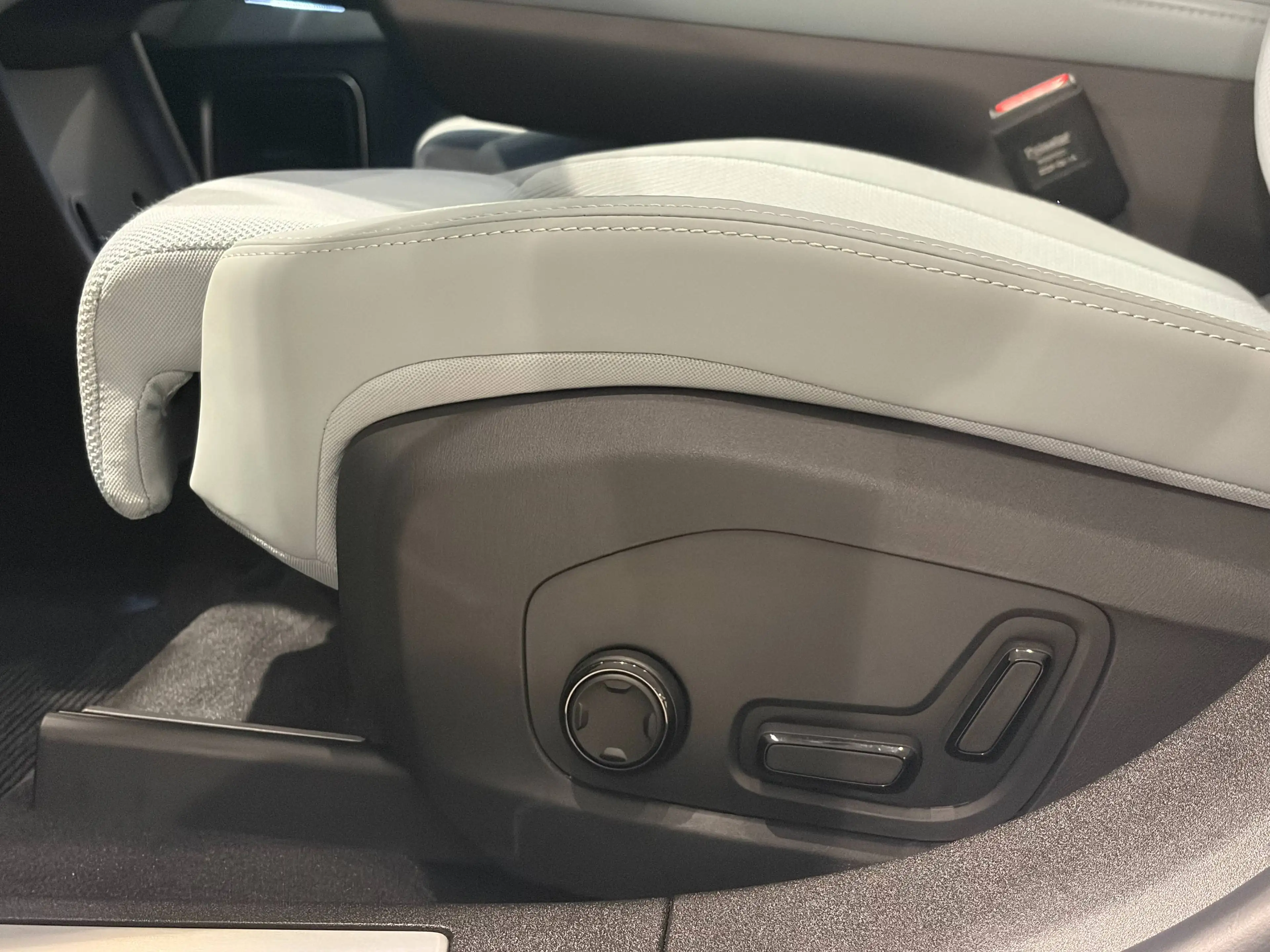 Polestar 4 Polestar 4 100 kWh LRSM + Pilot + Plus Pack — photo 6