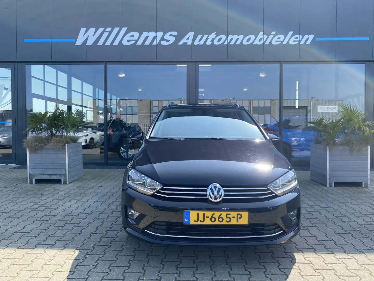 Volkswagen Golf Sportsvan 1.2 TSI Highline Navigatie, Trekhaak & Camera Noir - 2