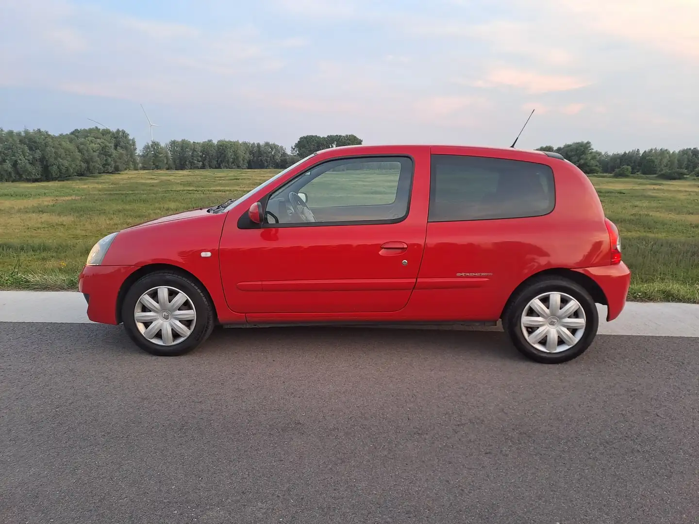 Renault Clio Clio 1.2 Campus  Airco/ABS  +vol jaar APK Rood - 2