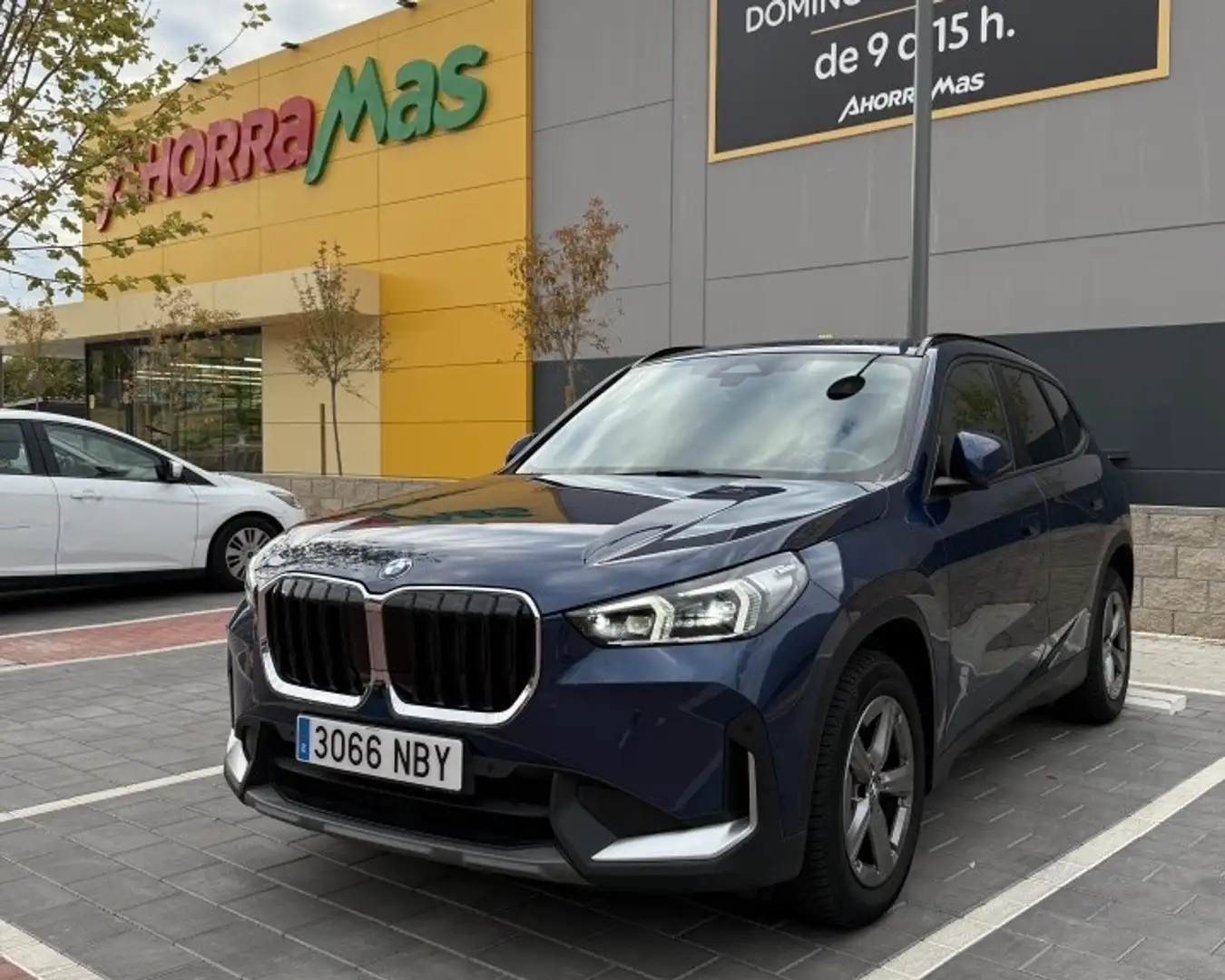 BMW X1 sDrive 18iA xLine Azul - 1