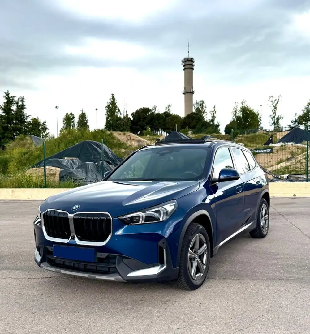 BMW X1 sDrive 18iA xLine Azul - 1
