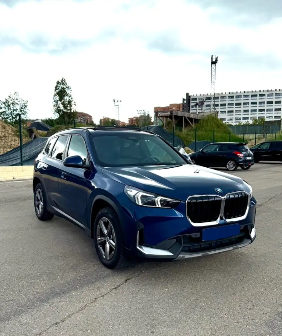 BMW X1 sDrive 18iA xLine Azul - 2