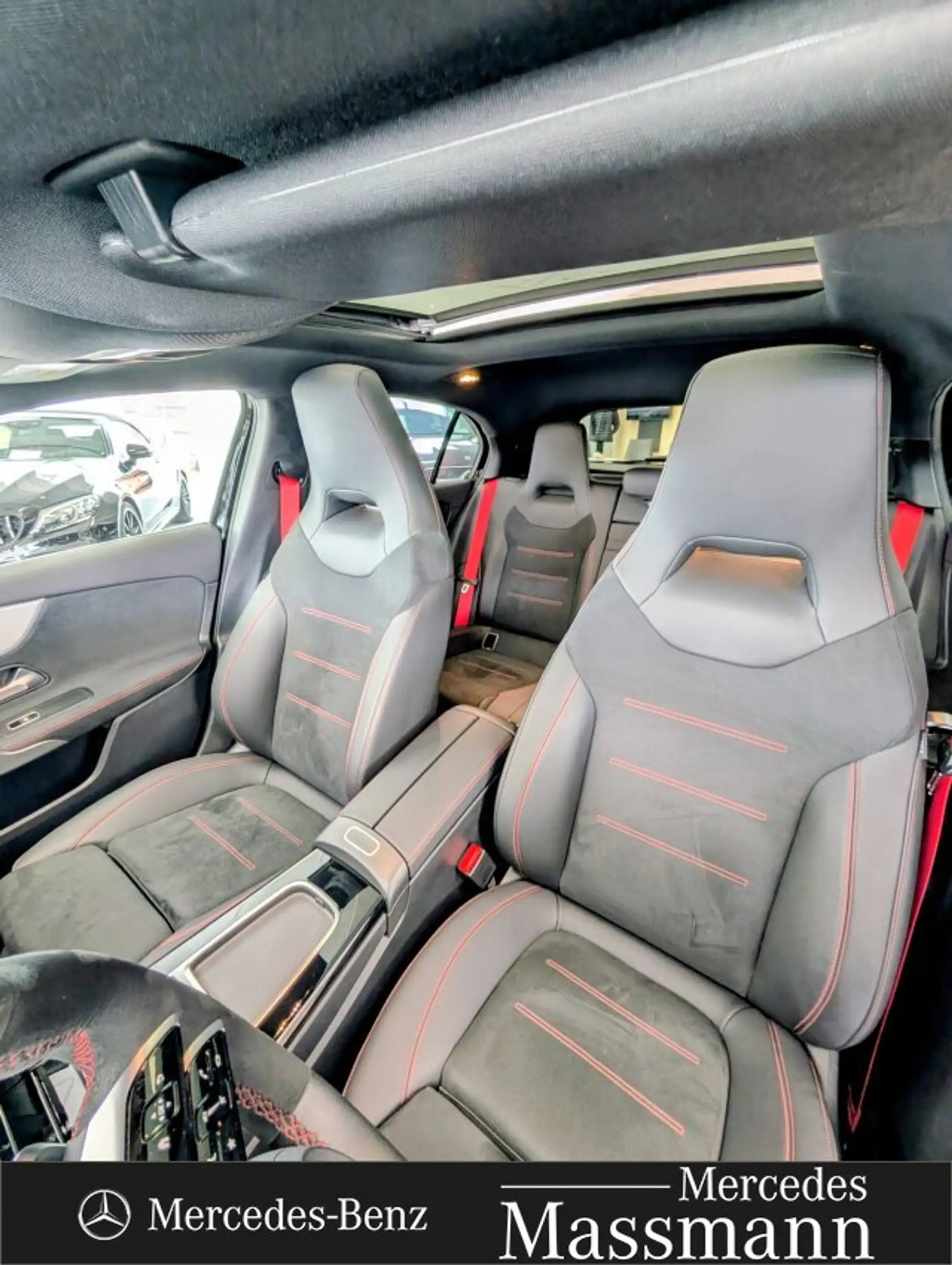 Mercedes-Benz A 45 AMG 4MATIC+ Aero Package Premium Plus Navi/Pano.-Dach — photo 11