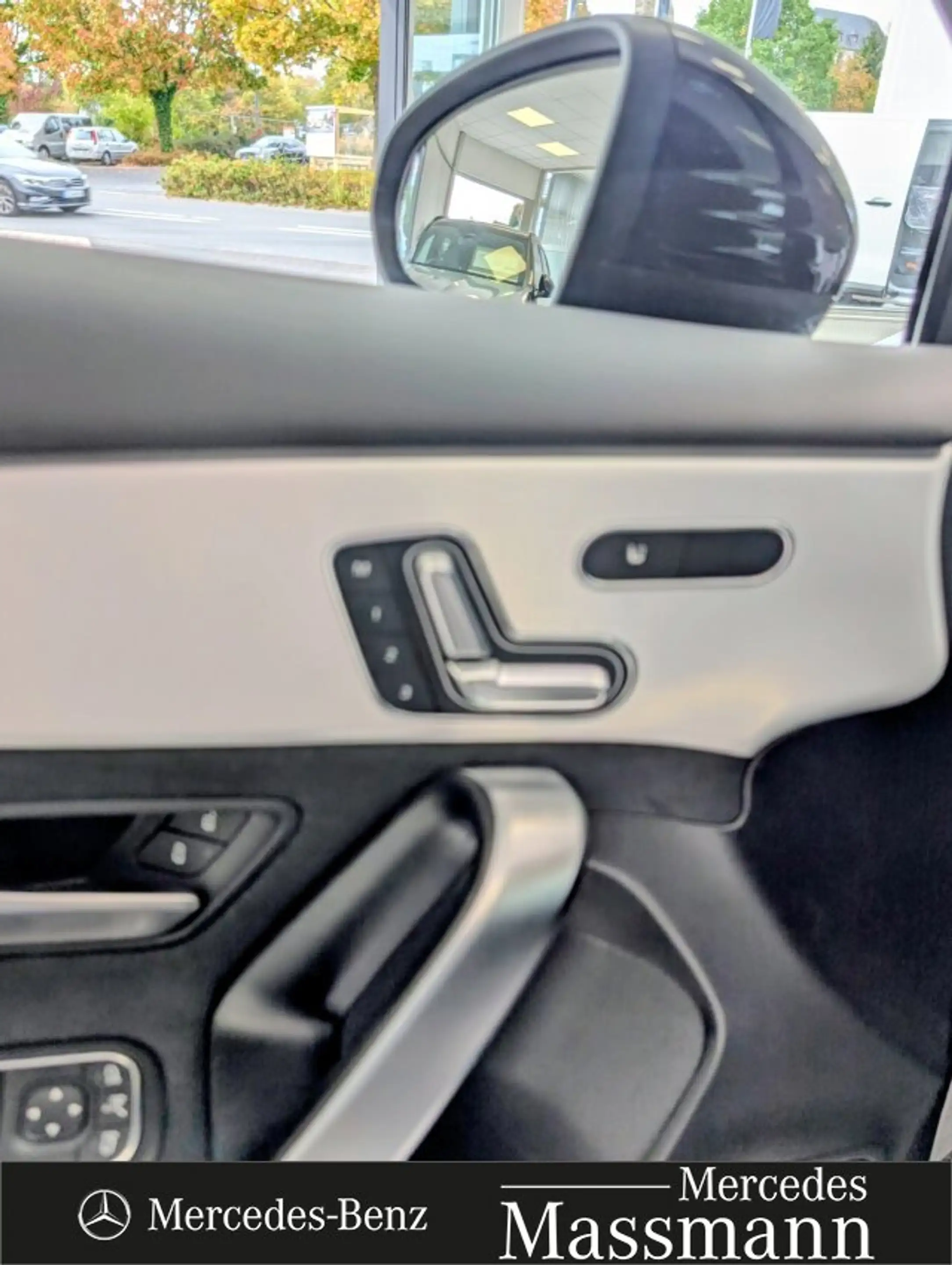 Mercedes-Benz A 45 AMG 4MATIC+ Aero Package Premium Plus Navi/Pano.-Dach — photo 12