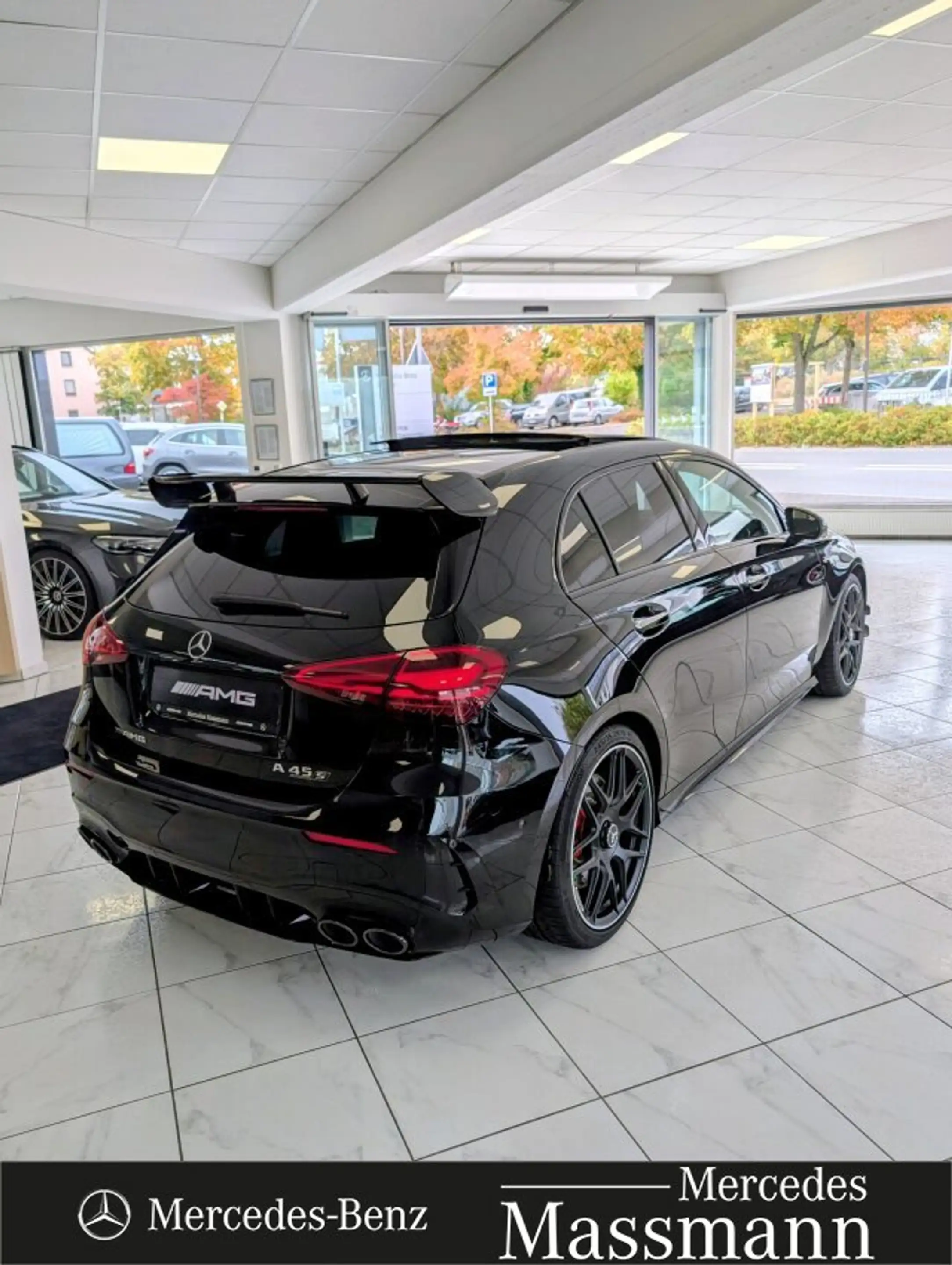 Mercedes-Benz A 45 AMG 4MATIC+ Aero Package Premium Plus Navi/Pano.-Dach — photo 4