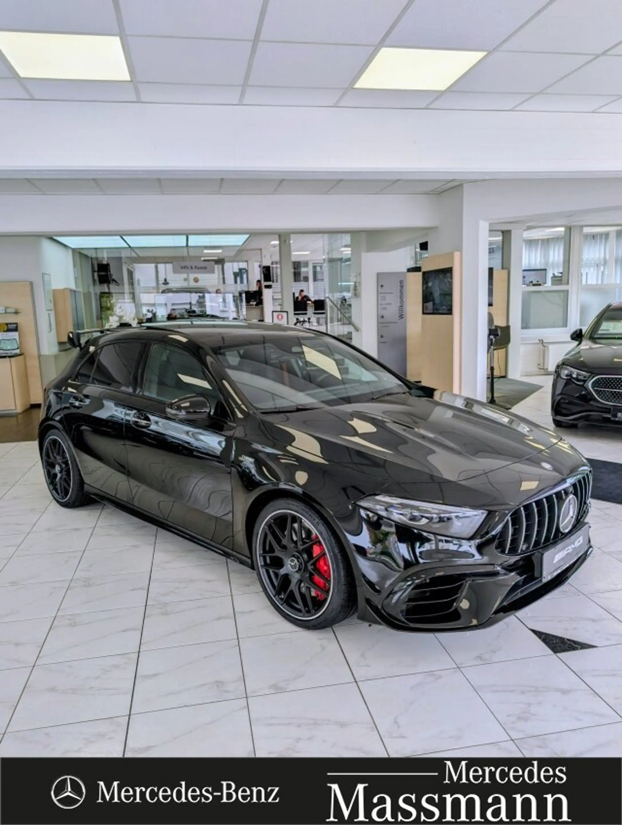 Mercedes-Benz A 45 AMG 4MATIC+ Aero Package Premium Plus Navi/Pano.-Dach — photo 2