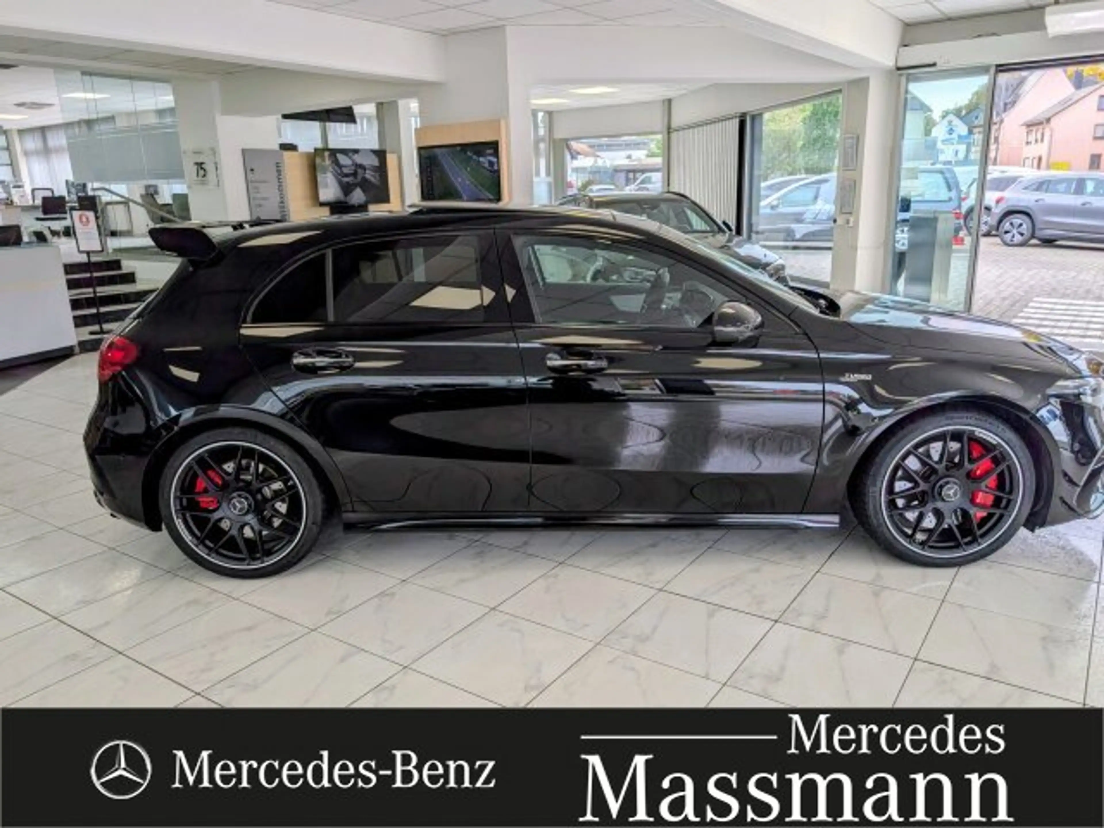 Mercedes-Benz A 45 AMG 4MATIC+ Aero Package Premium Plus Navi/Pano.-Dach — photo 3