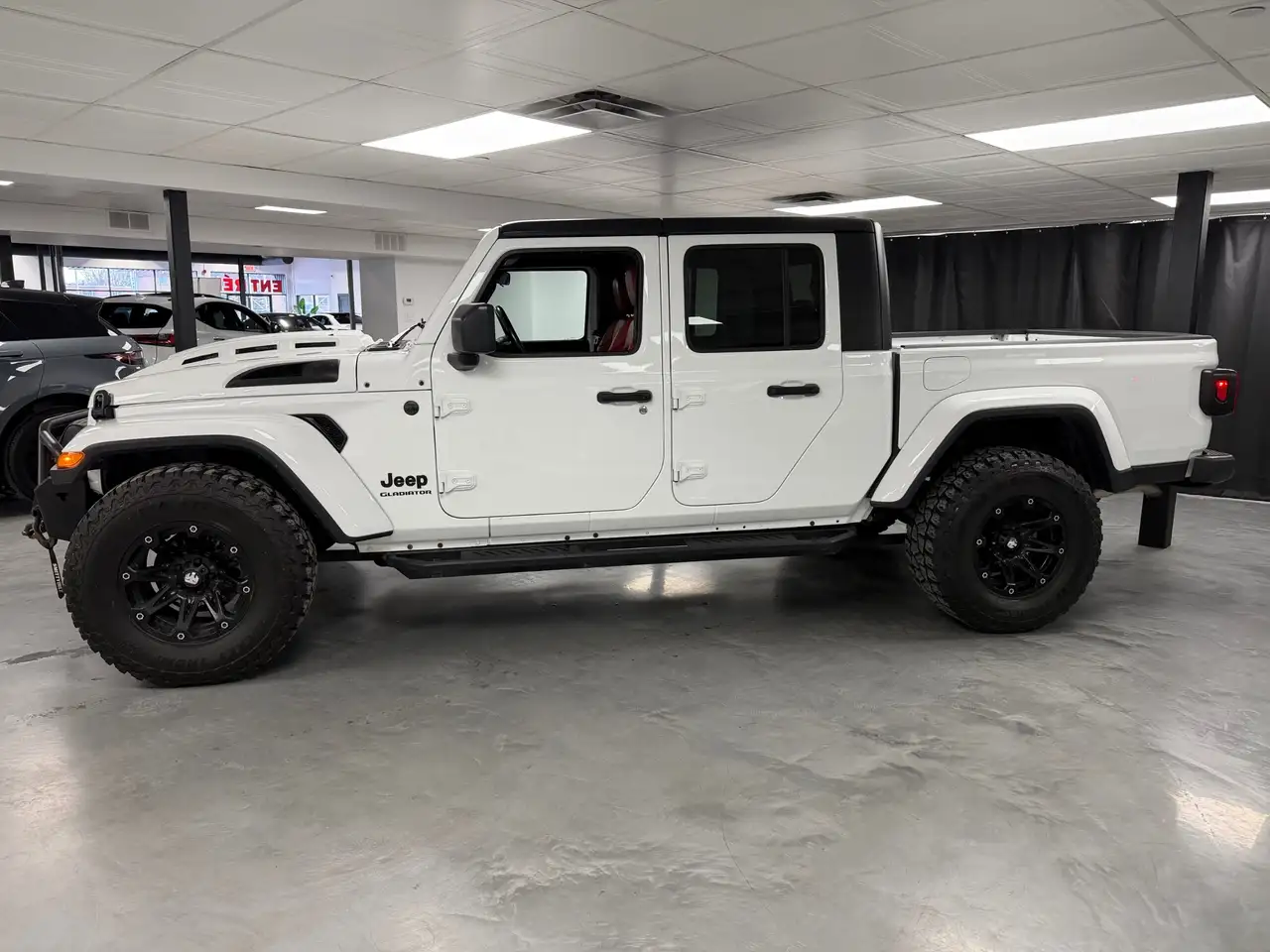 Jeep Gladiator photo Jeep Gladiator