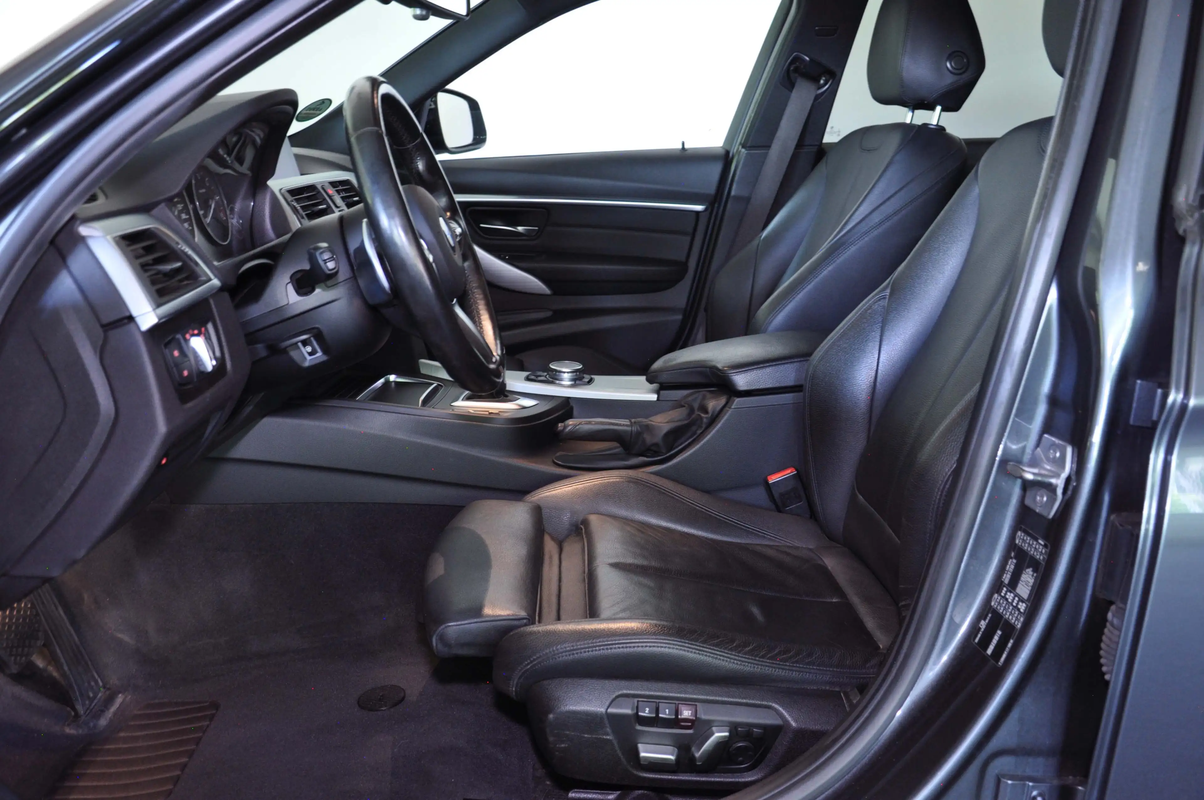 BMW 325 d Touring (Facelift) ! M-Paket ! Leder-Sportsitze ! Shadow Line ! Panorama ! Head Up Display ! — photo 7