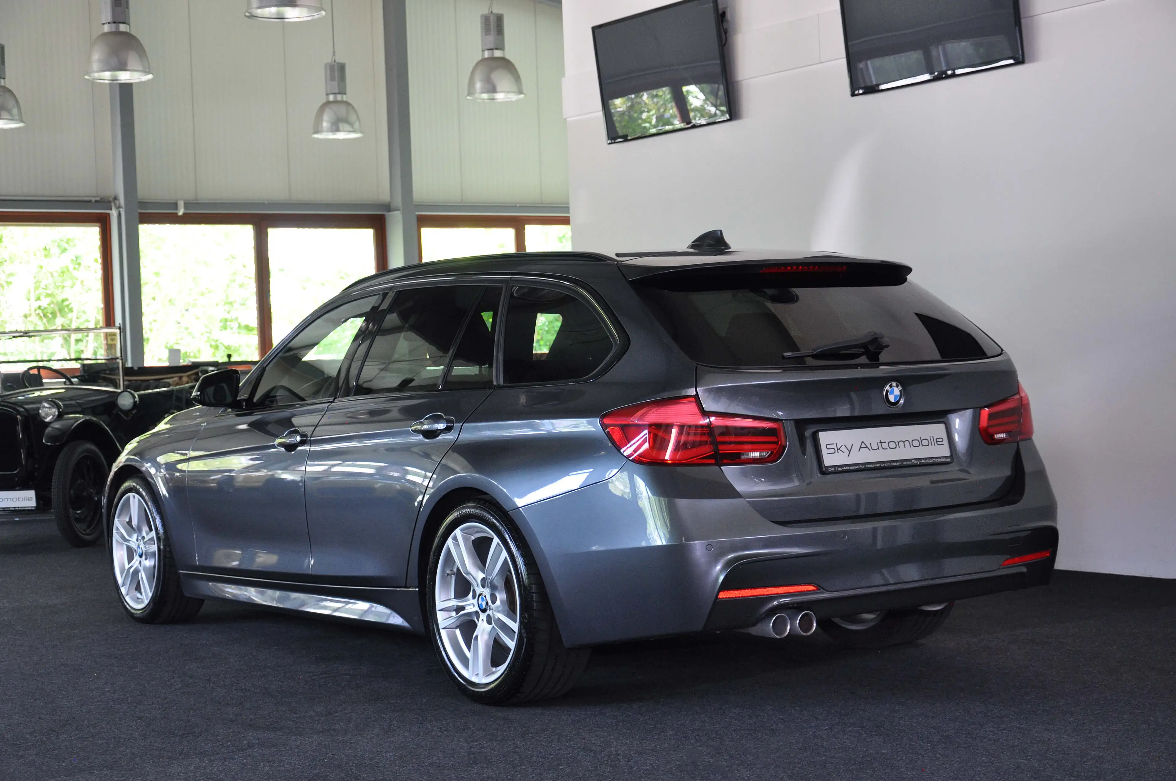 BMW 325 d Touring (Facelift) ! M-Paket ! Leder-Sportsitze ! Shadow Line ! Panorama ! Head Up Display ! — photo 2
