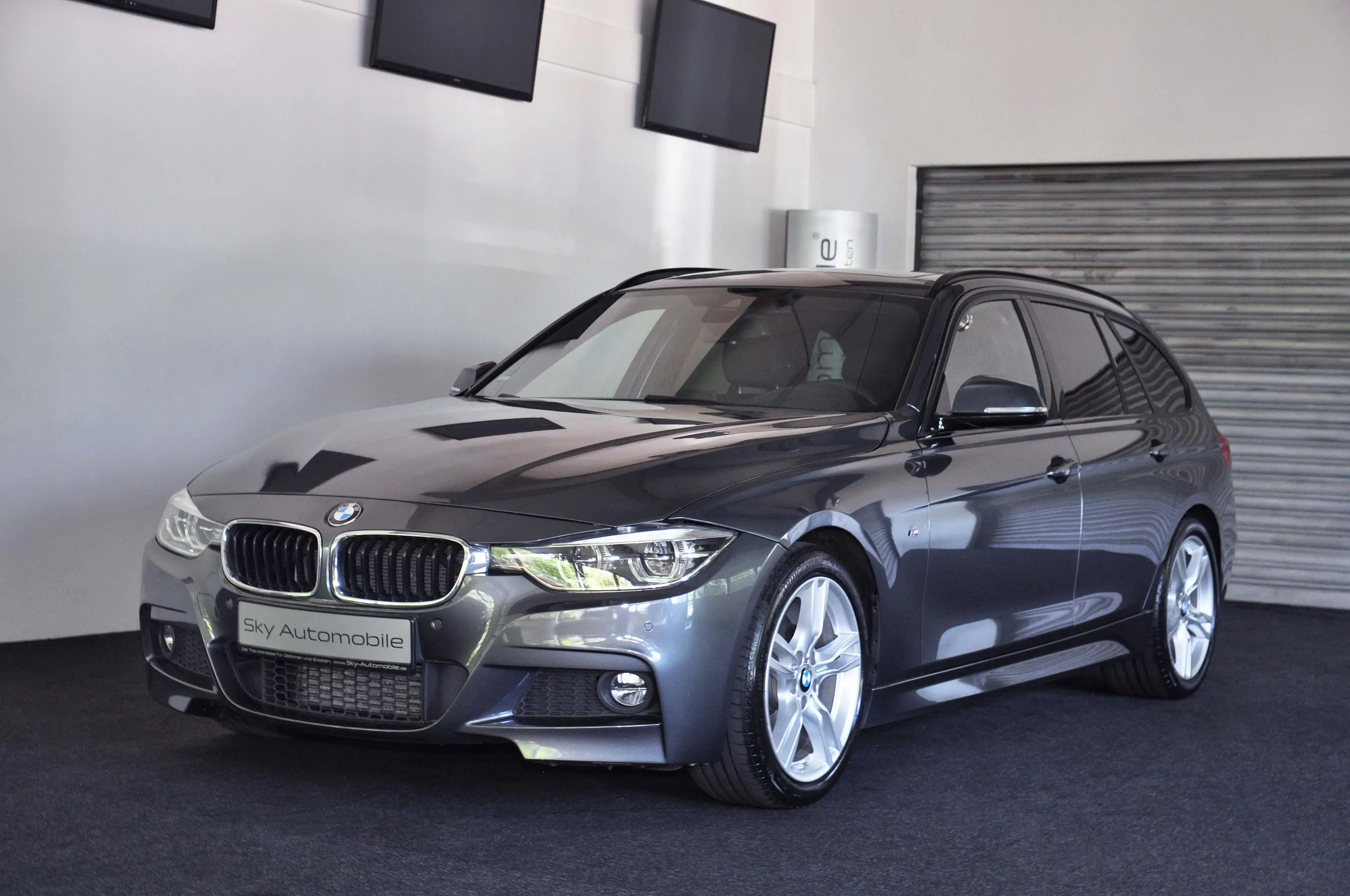 BMW 325 d Touring (Facelift) ! M-Paket ! Leder-Sportsitze ! Shadow Line ! Panorama ! Head Up Display !