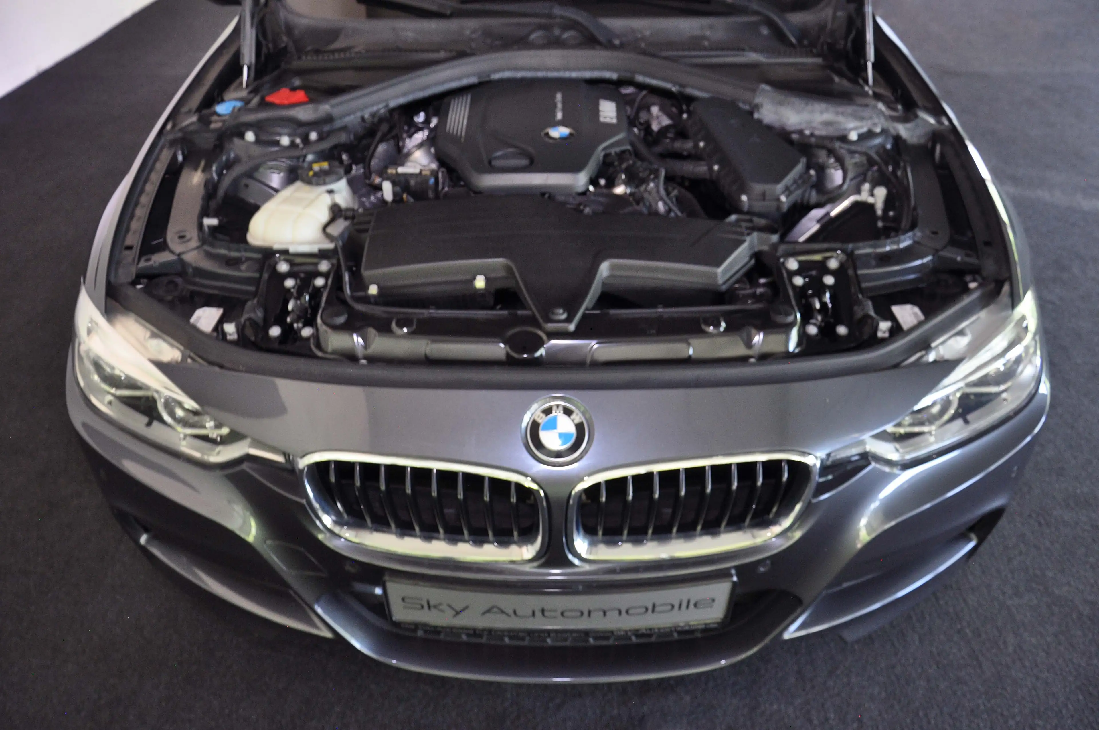 BMW 325 d Touring (Facelift) ! M-Paket ! Leder-Sportsitze ! Shadow Line ! Panorama ! Head Up Display ! — photo 14