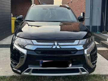 Outlander PHEV 2.4i 4WD Business Edition SDA-NAV