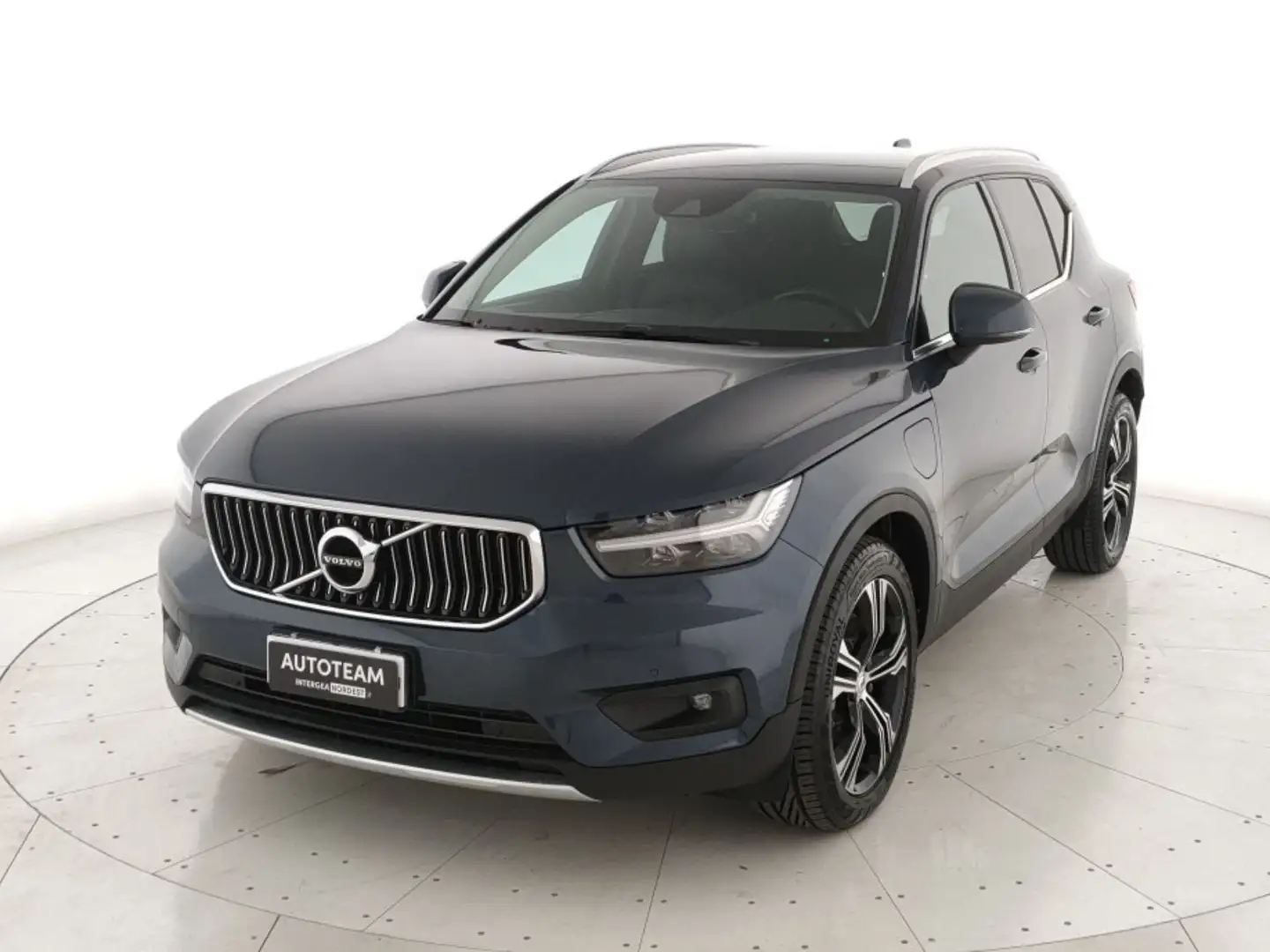 Volvo XC40 1.5 t5 phev Inscription auto Blau - 1