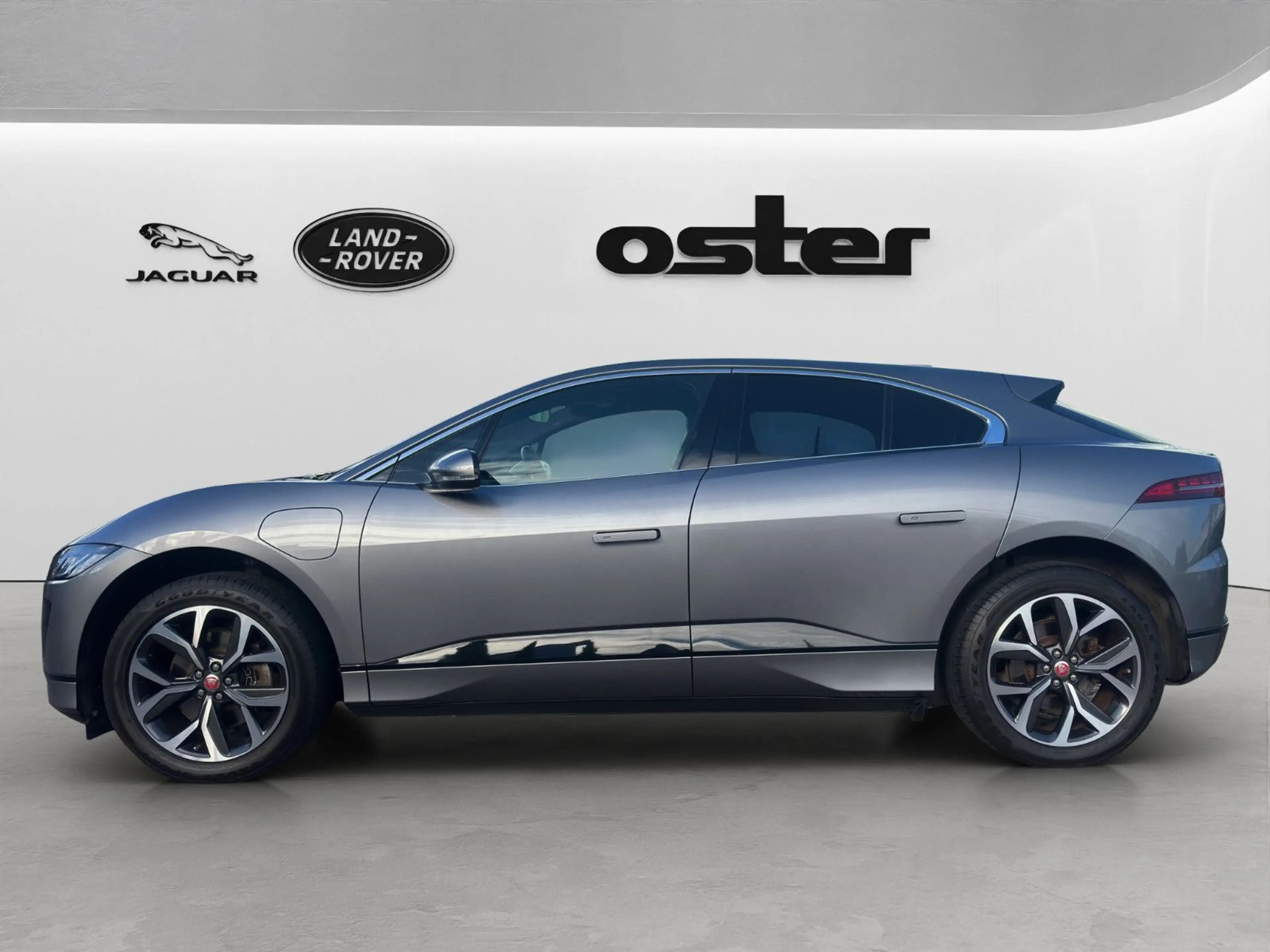 Jaguar I-Pace EV400 S |AWD|Pano|Keyless|Standheiz|Sound — photo 3