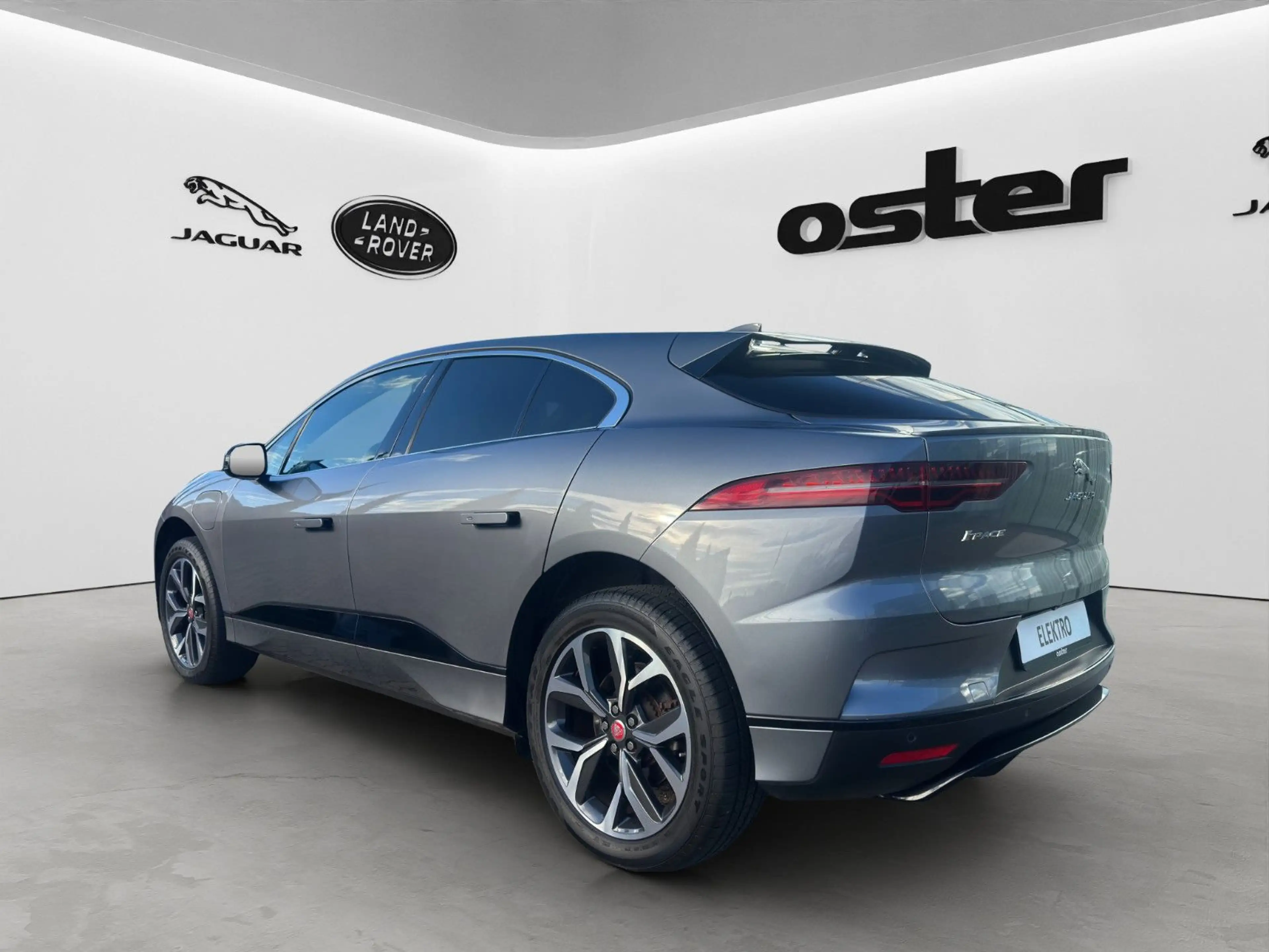 Jaguar I-Pace EV400 S |AWD|Pano|Keyless|Standheiz|Sound — photo 4