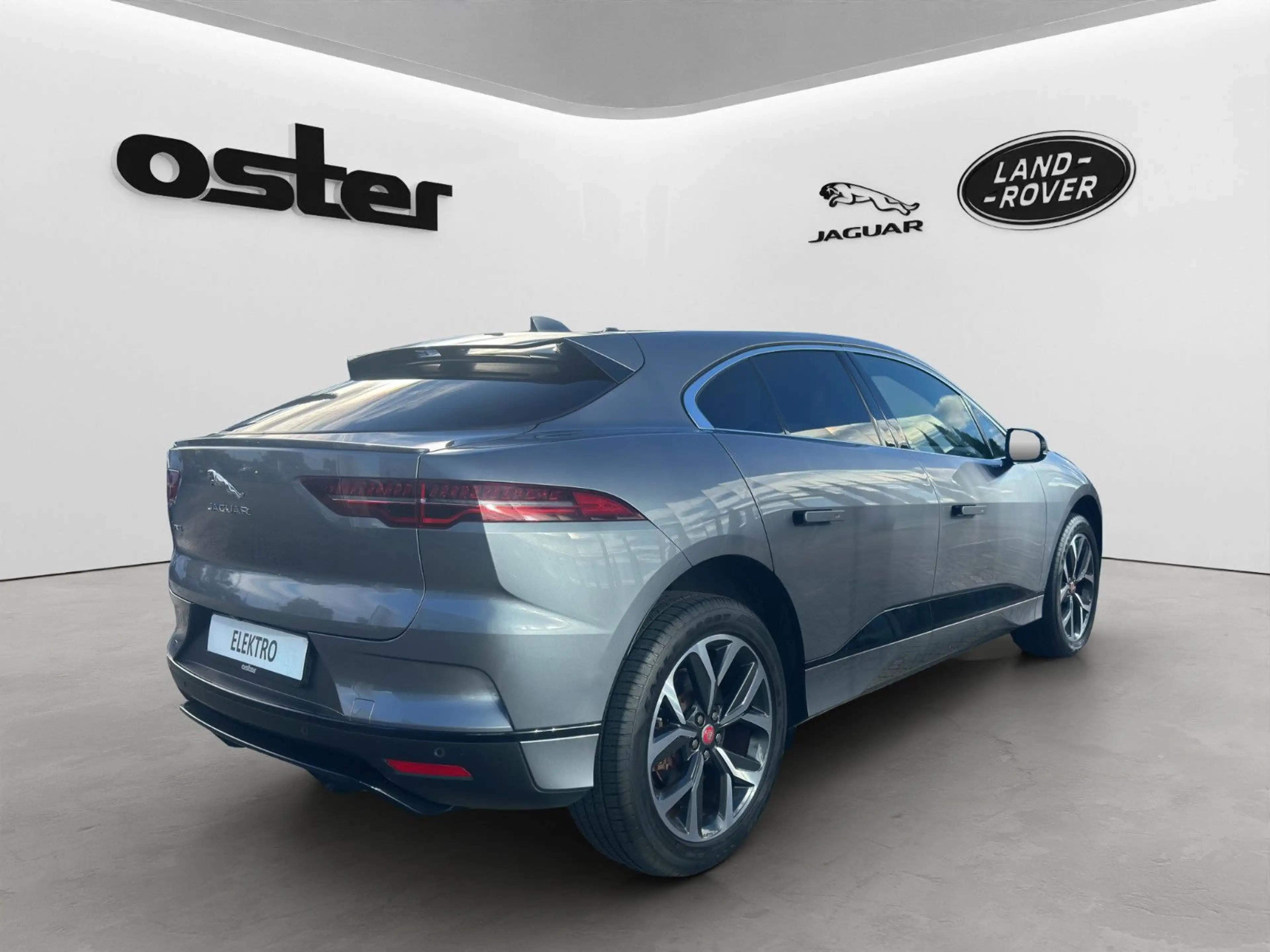 Jaguar I-Pace EV400 S |AWD|Pano|Keyless|Standheiz|Sound — photo 6