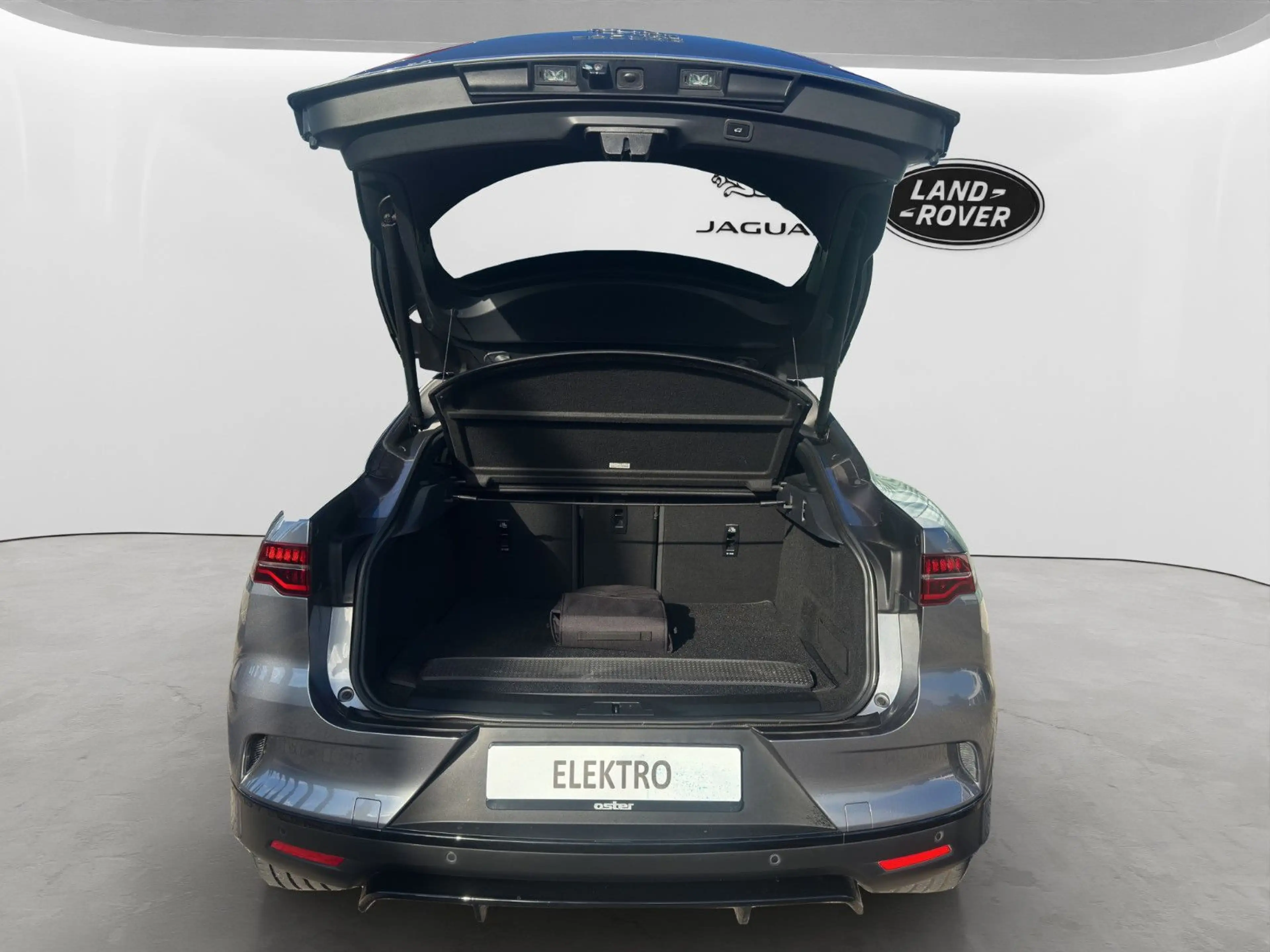 Jaguar I-Pace EV400 S |AWD|Pano|Keyless|Standheiz|Sound — photo 15