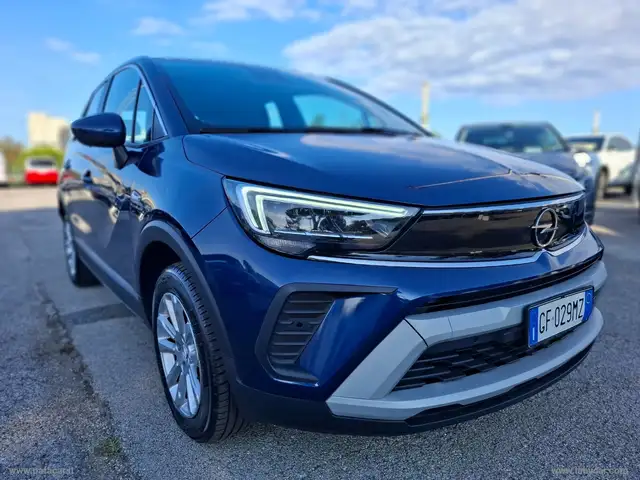 Opel Crossland X view 3
