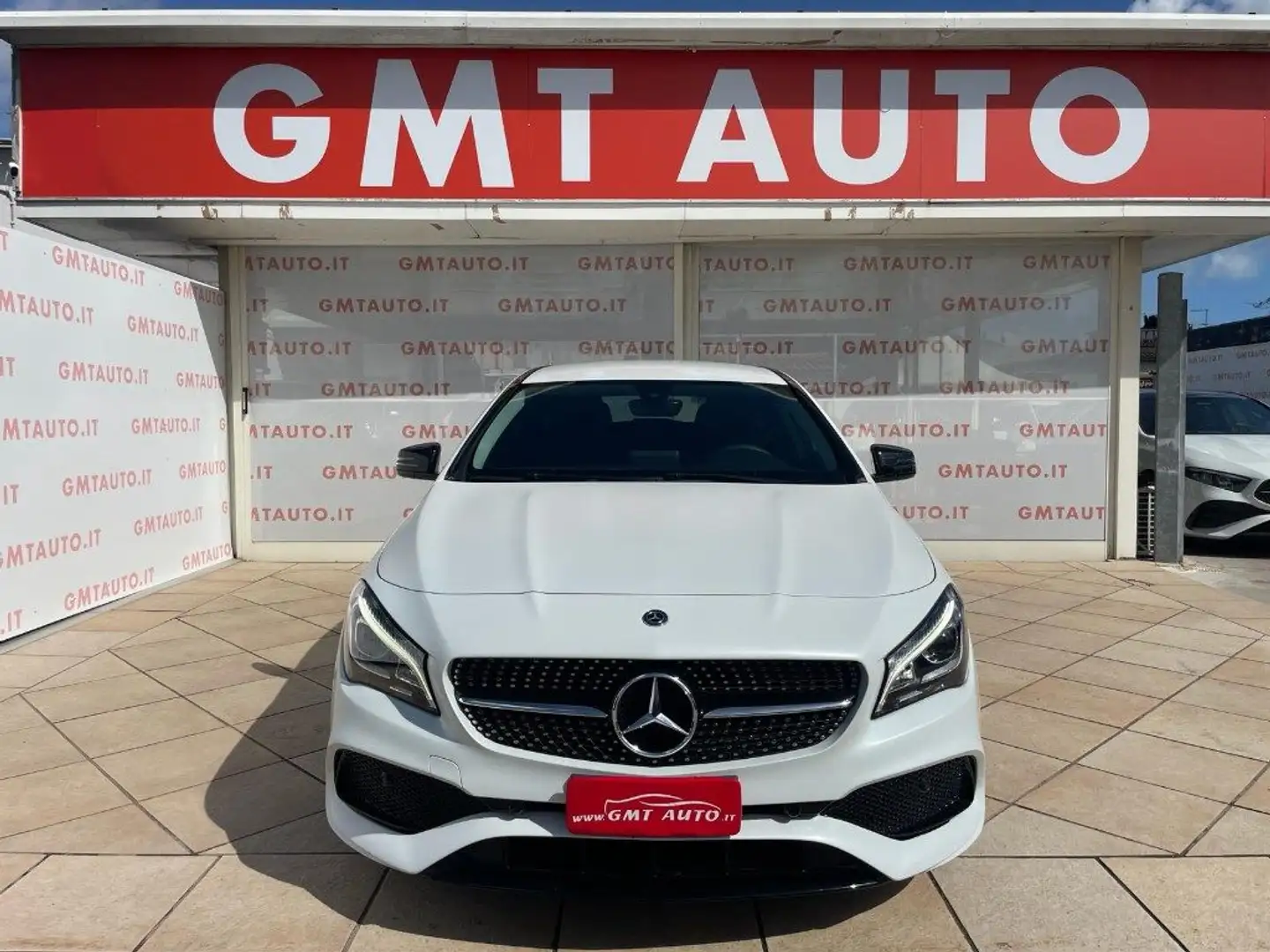 Mercedes-Benz CLA 200 D PREMIUM SHOOTING BRAKE NIGHT PACK LED bijela - 2