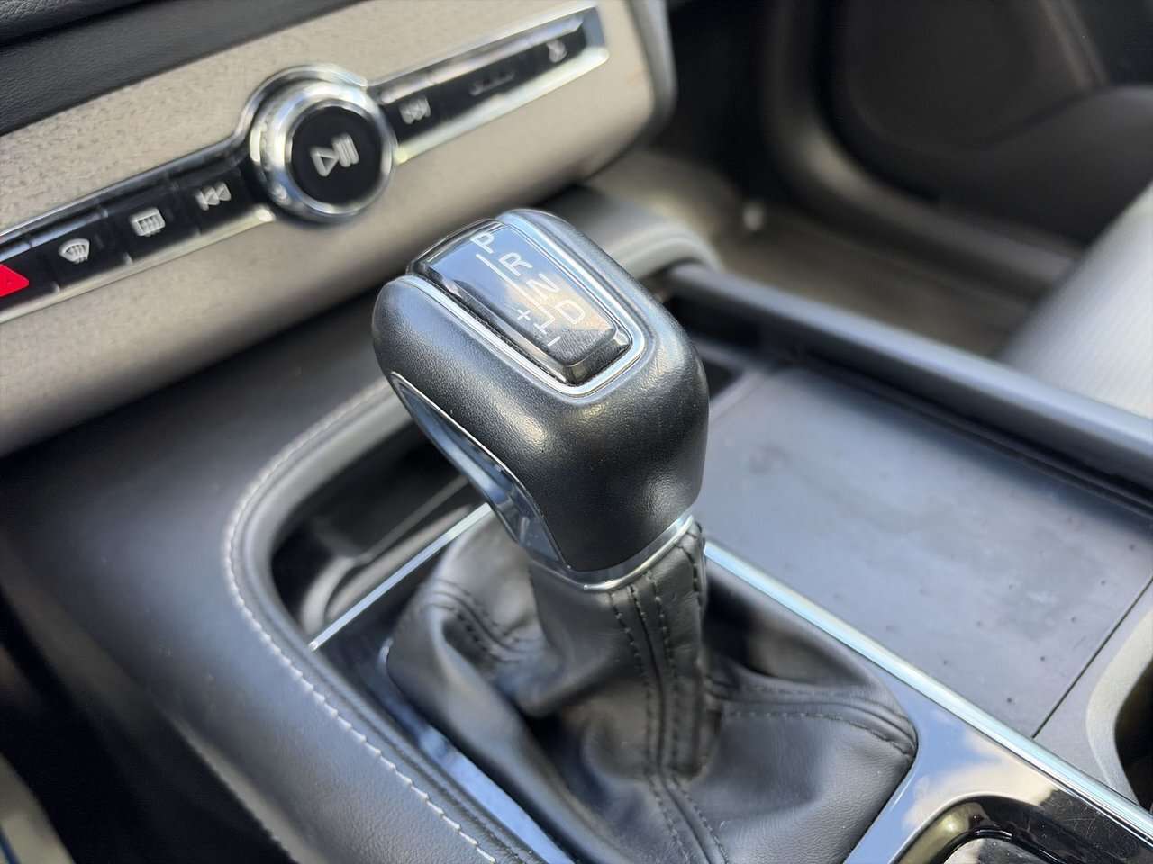 2022 Volvo XC90 T6 FOUR WHEEL INDEPENDENT SUSPENSION | 3 ROW SEATI thumb 27