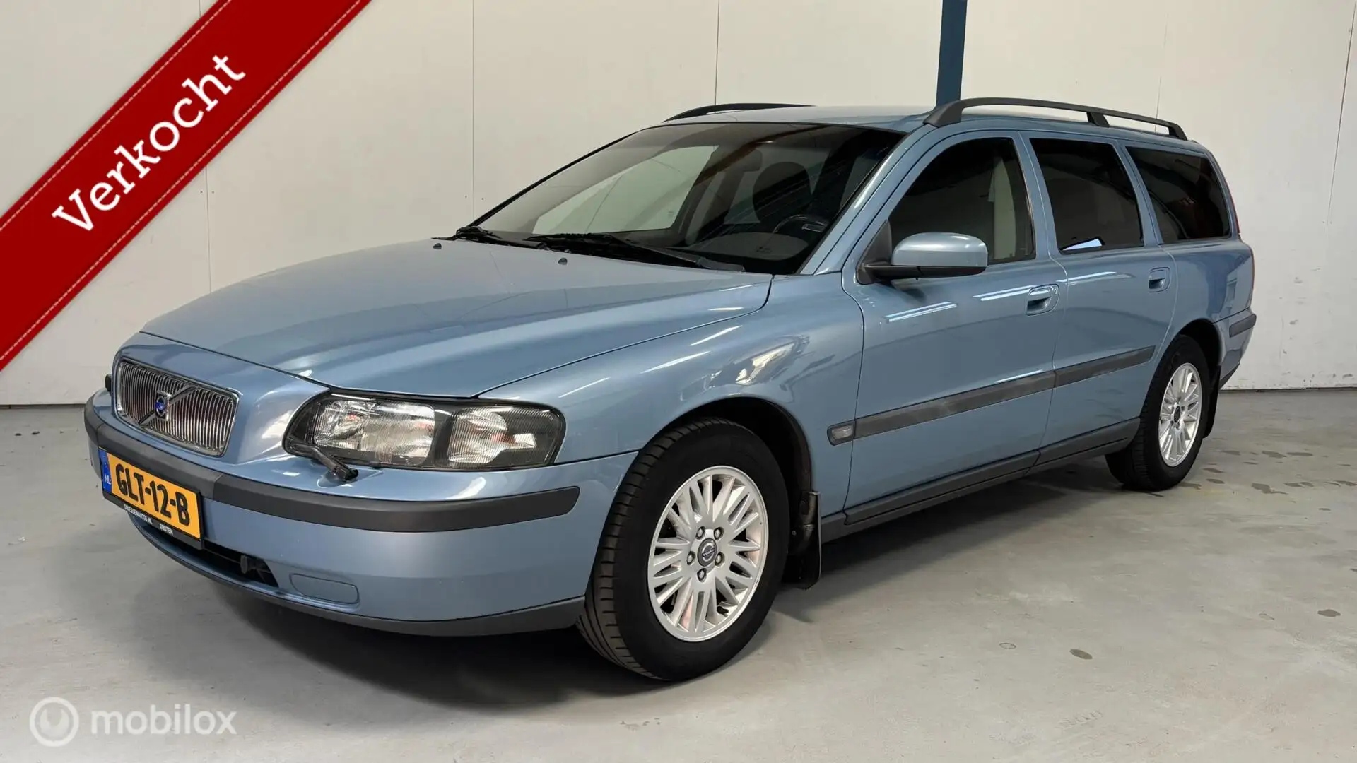 Volvo V70 2.4 YOUNGTIMER Blau - 1