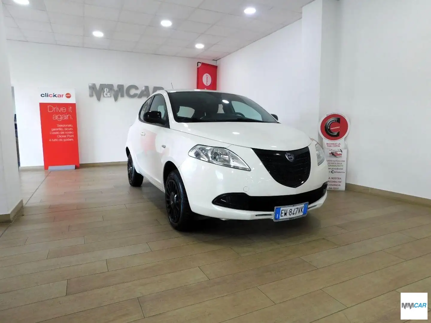 Lancia Ypsilon 0.9 T.Air 85 CV 5 porte Metano Ecochic Elefantino Bianco - 1