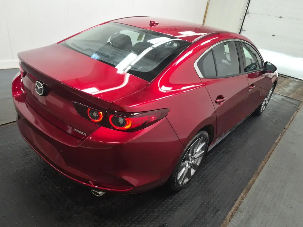 Mazda 3 снимка Mazda 3