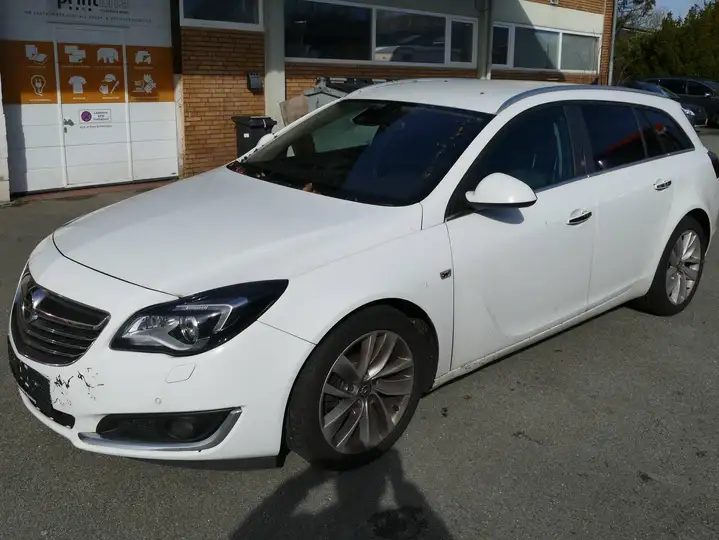 Opel Insignia 2.0 CDTI Sports To Klima Navi Xenon Kein TÜV Keine HU/AU !