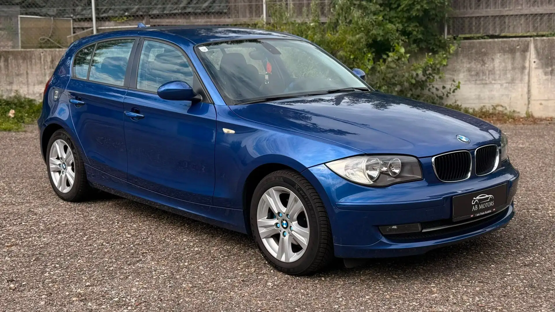 BMW 116 1er- 116 i Blau - 1