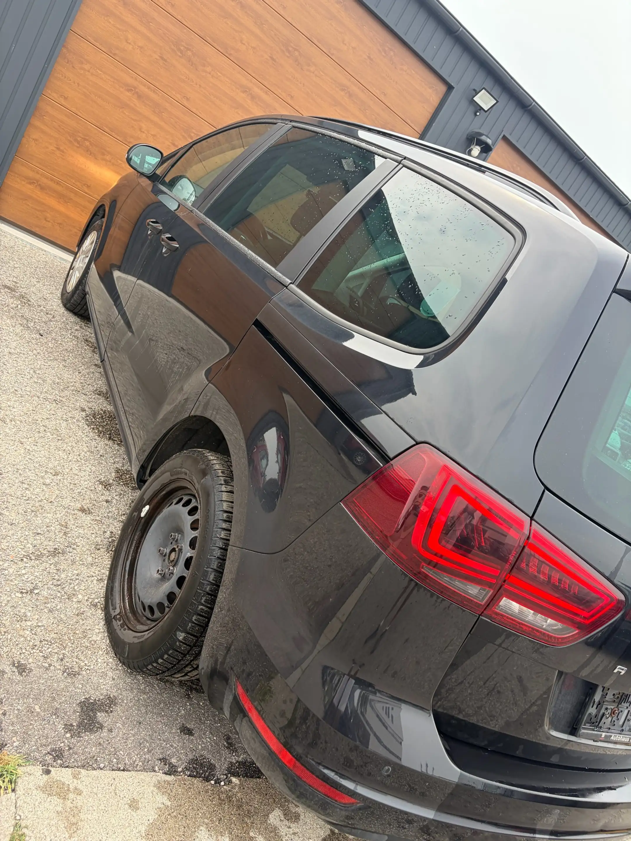 SEAT Alhambra Executive 2,0 TDI CR — photo 5