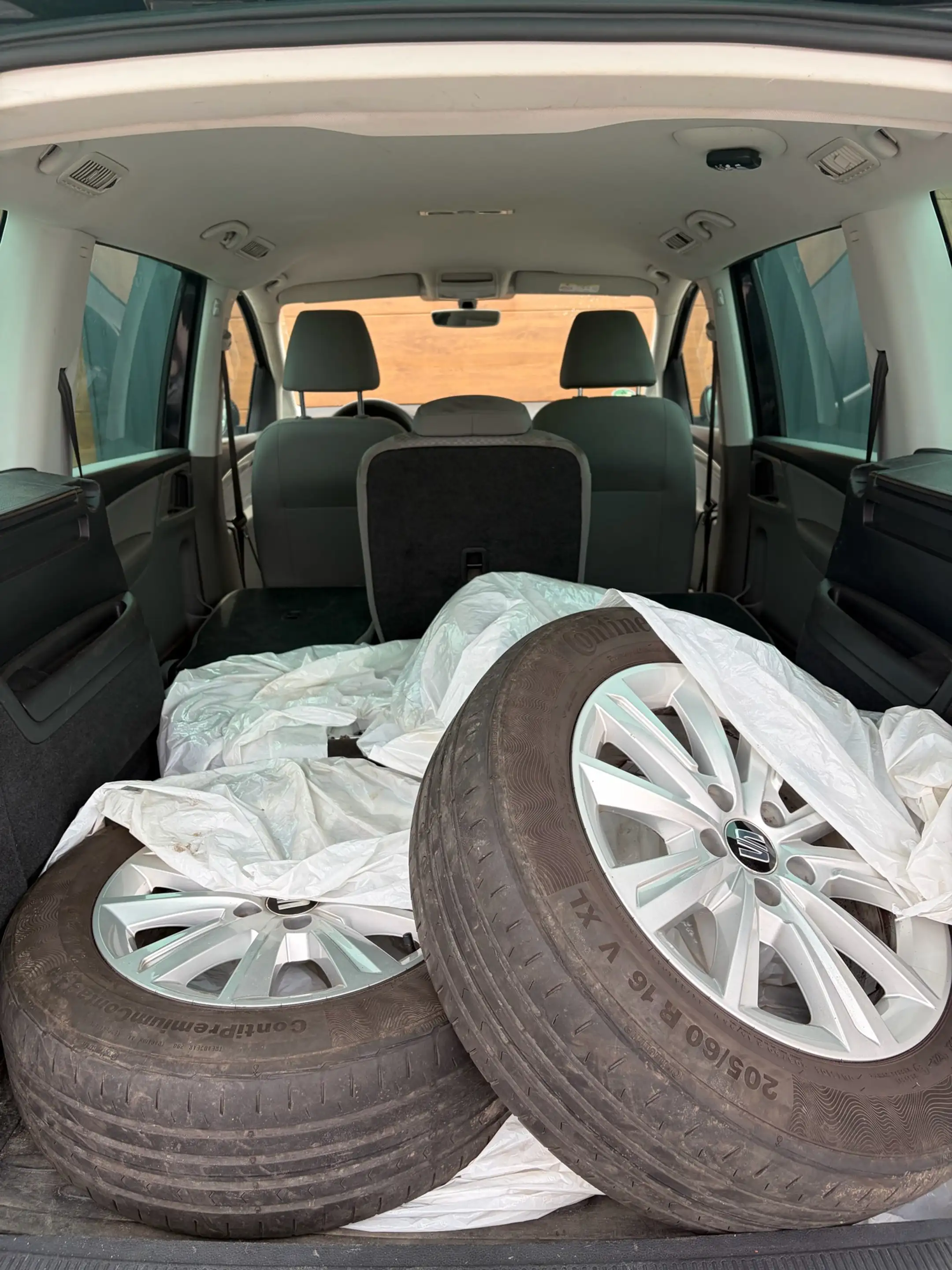 SEAT Alhambra Executive 2,0 TDI CR — photo 9