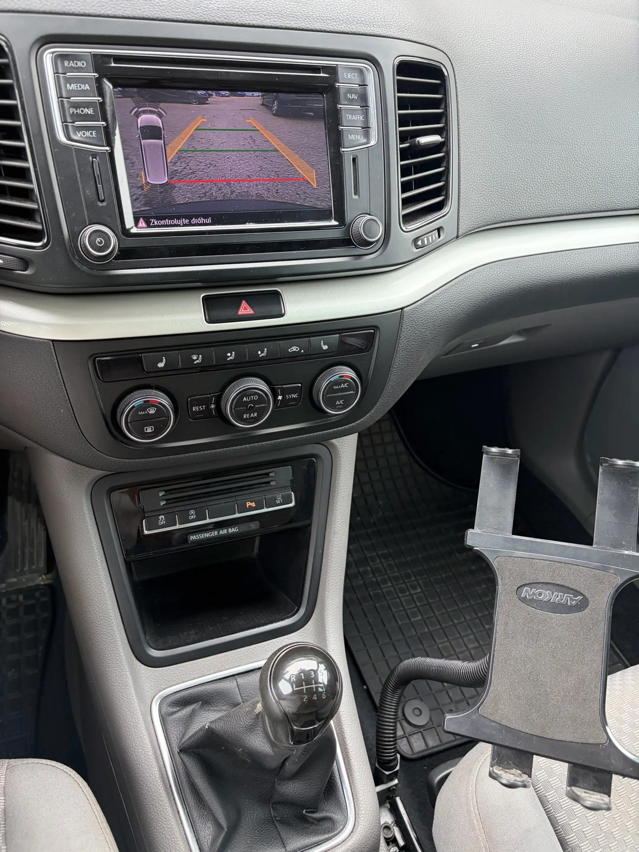 SEAT Alhambra Executive 2,0 TDI CR — photo 8