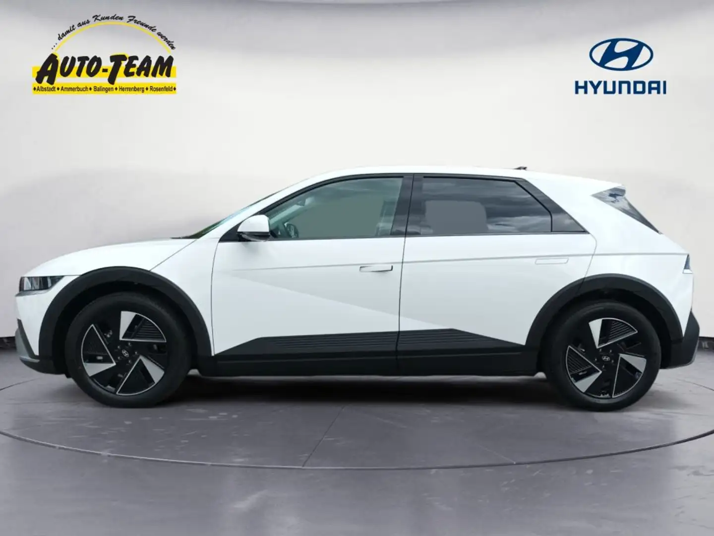 Hyundai IONIQ 5 84 kWh 4WD Uniq Белый - 2