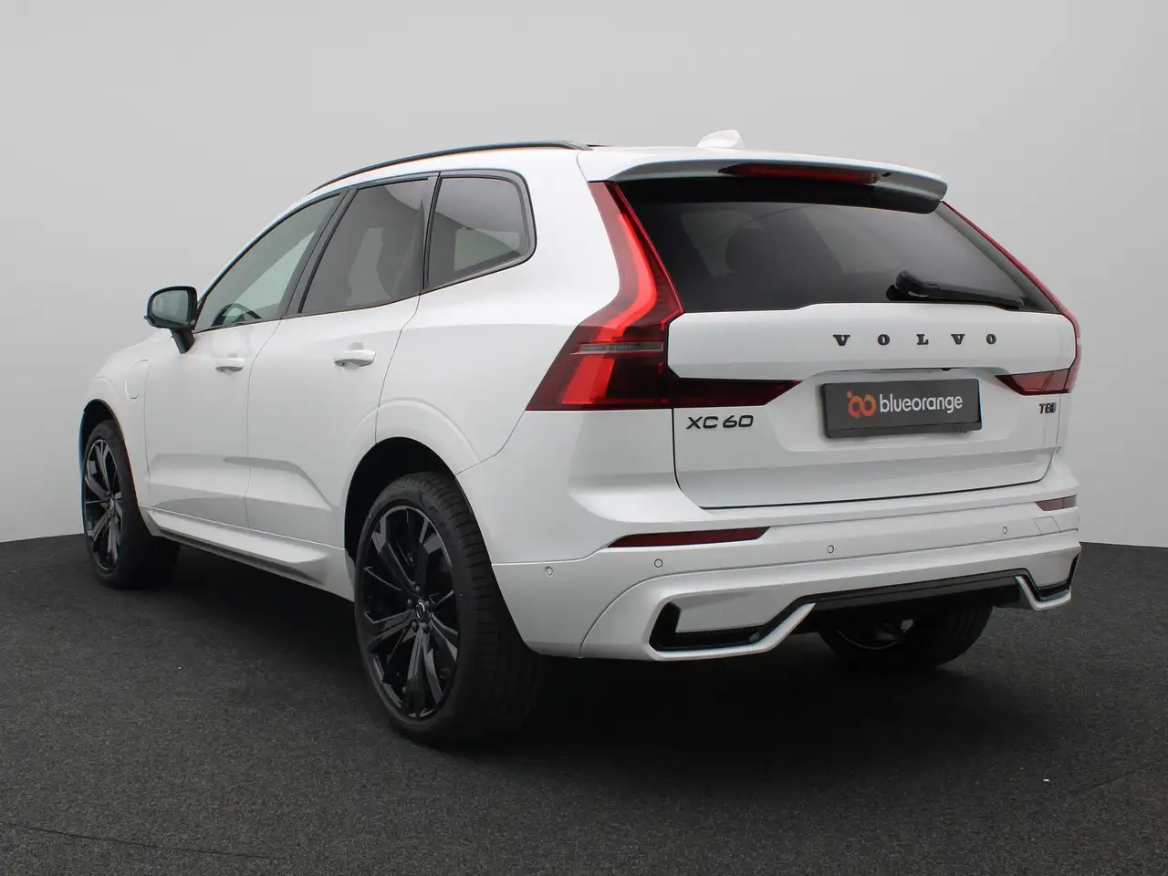 Volvo XC60 2026 — фото 10