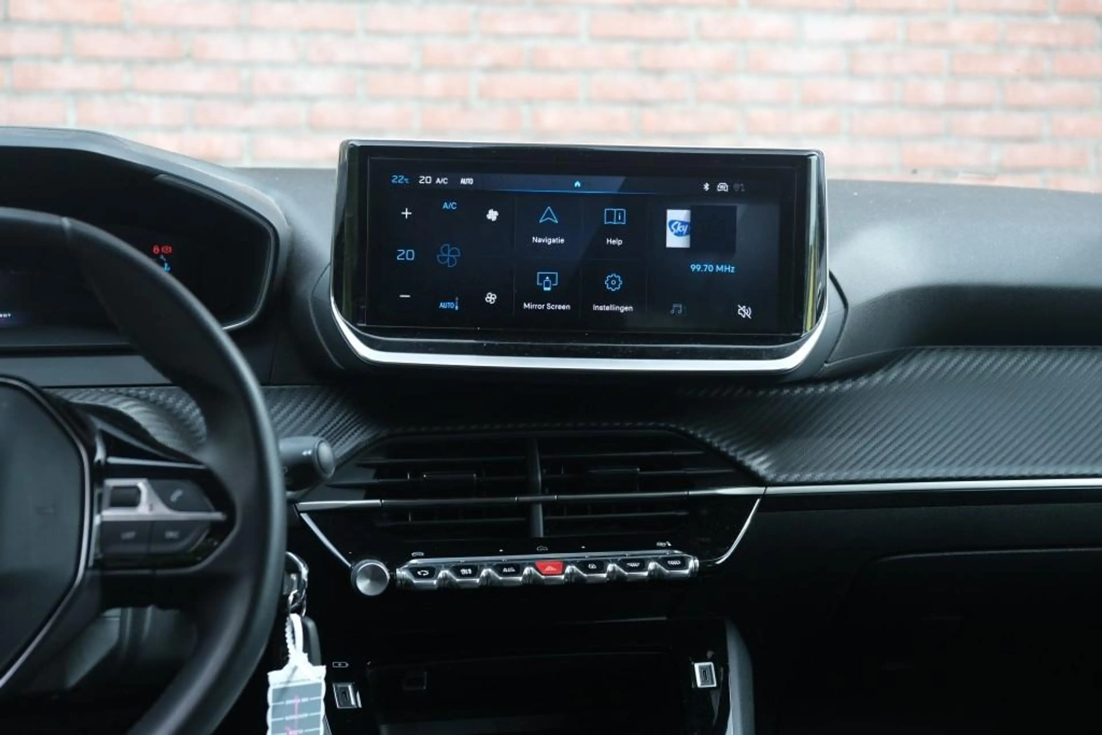 Peugeot 208 1.2 PureTech 100pk Allure - Navigatiesysteem - App — photo 14
