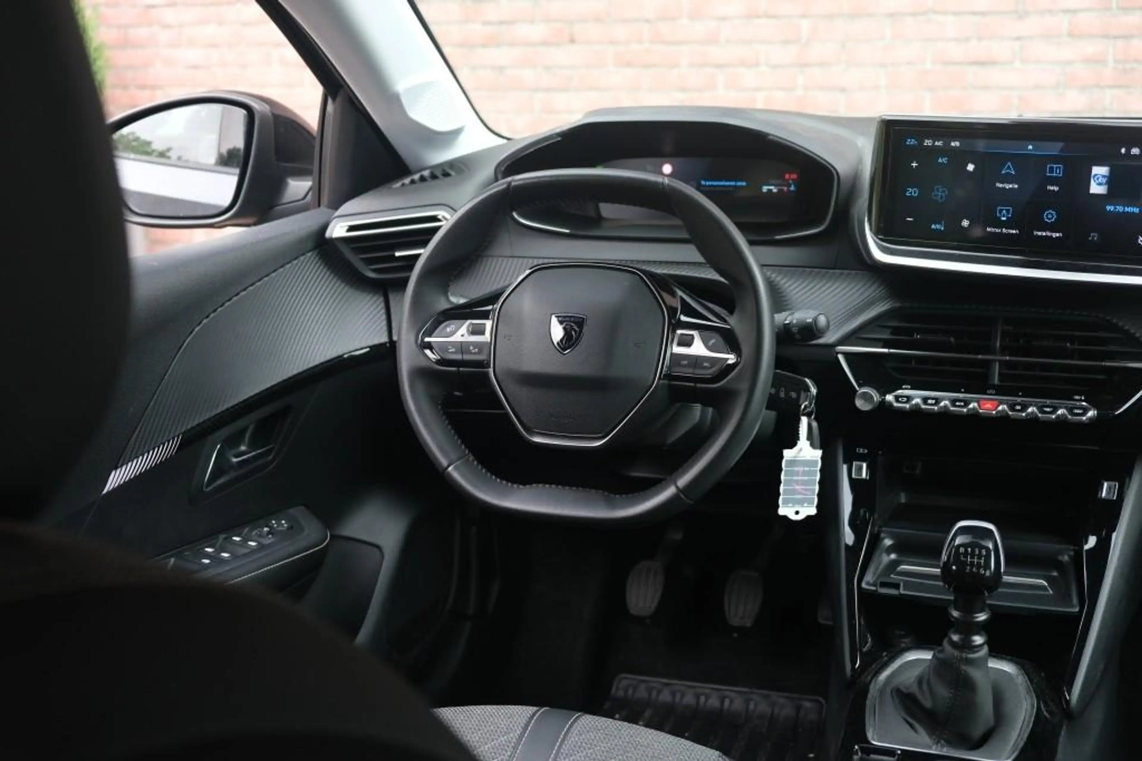 Peugeot 208 1.2 PureTech 100pk Allure - Navigatiesysteem - App — photo 12