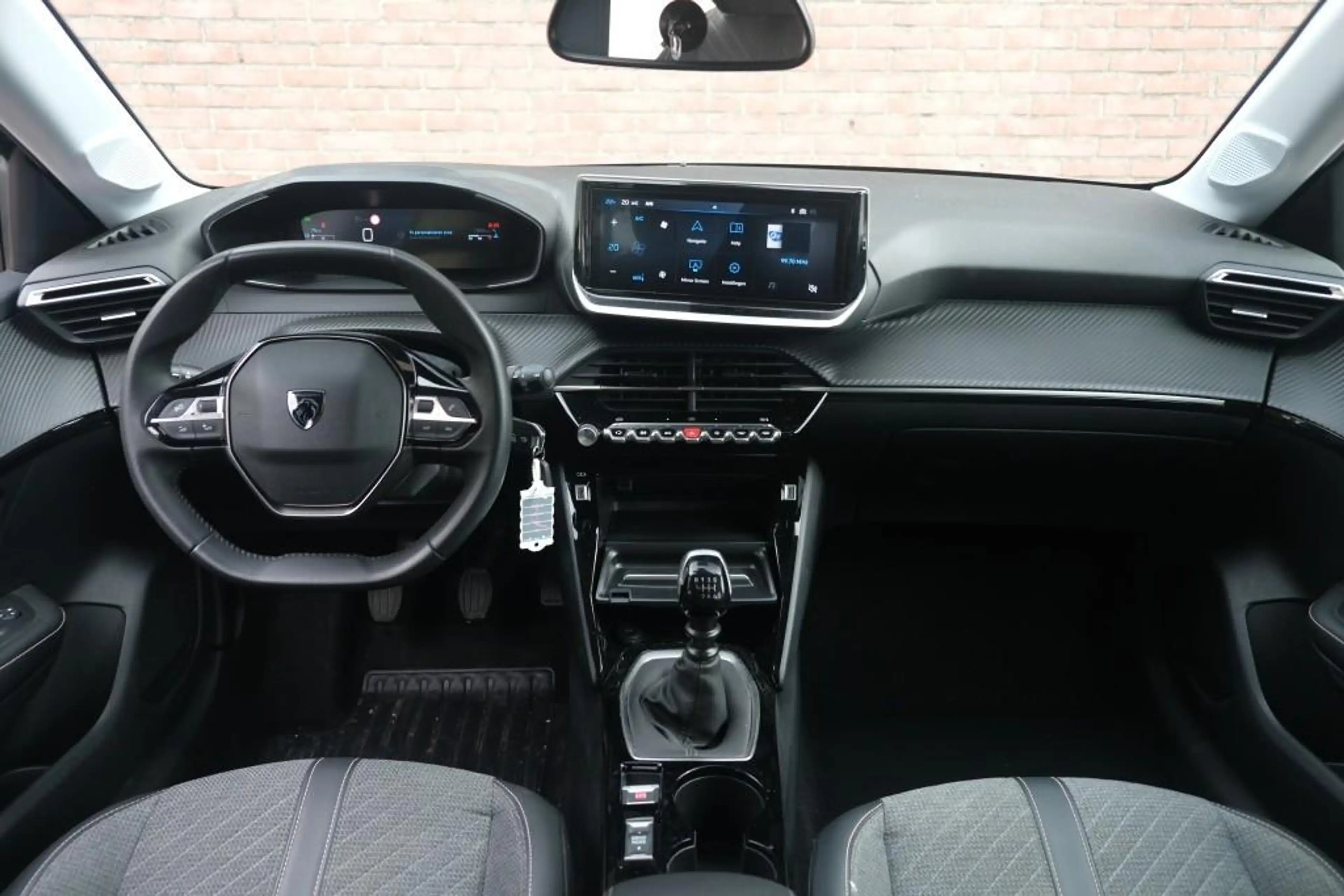 Peugeot 208 1.2 PureTech 100pk Allure - Navigatiesysteem - App — photo 6