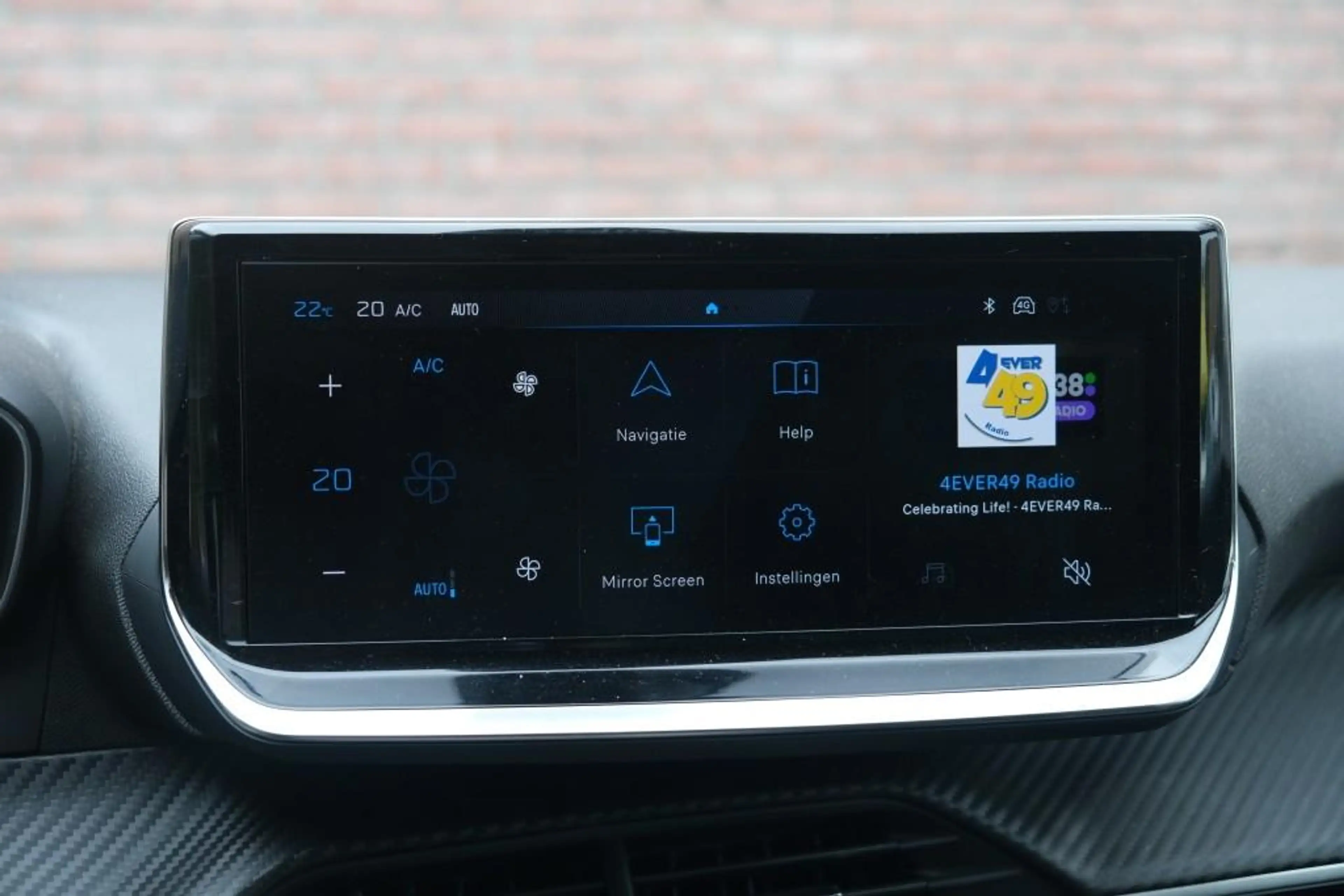 Peugeot 208 1.2 PureTech 100pk Allure - Navigatiesysteem - App — photo 15