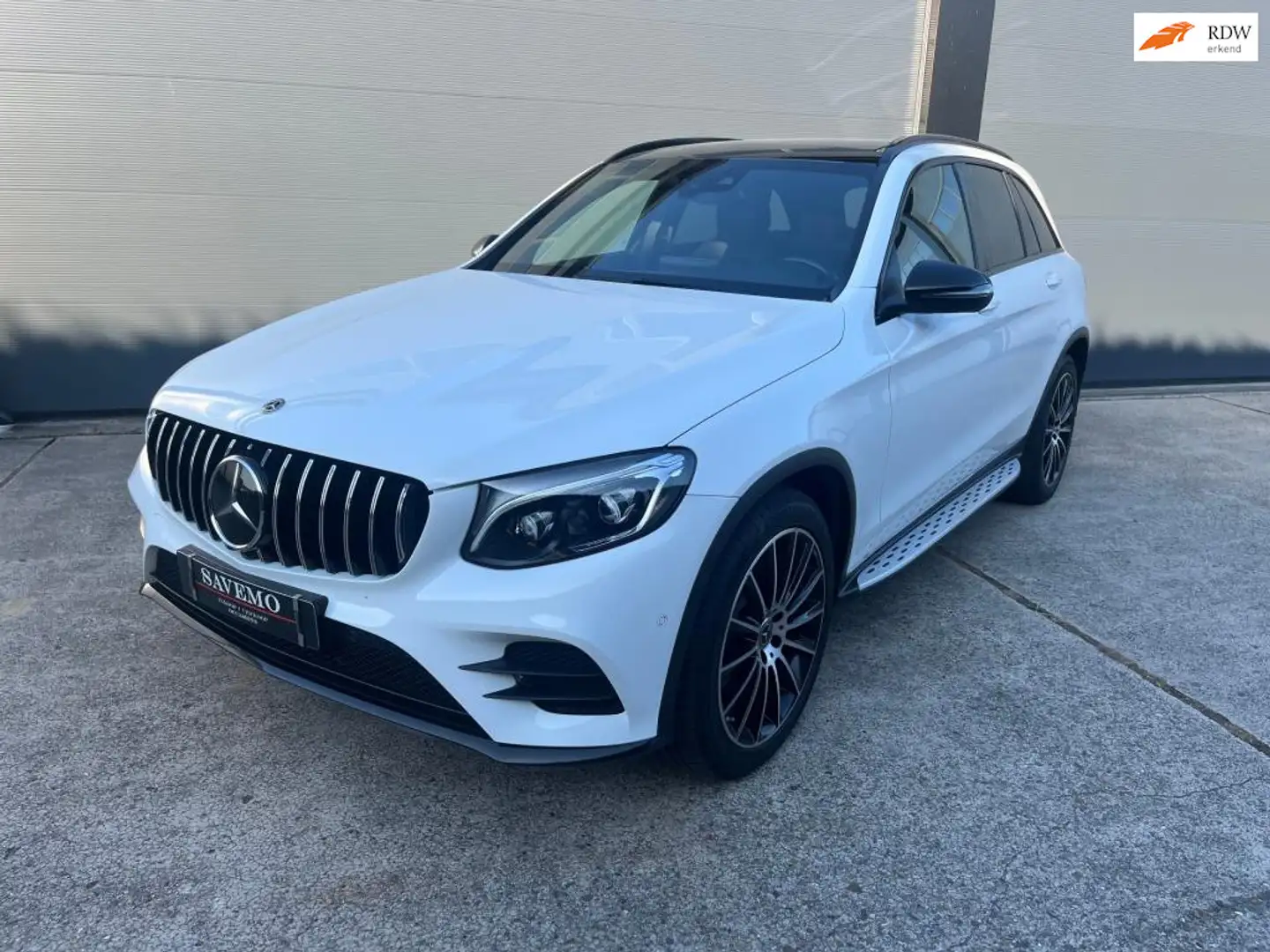 Mercedes-Benz GLC 300 4MATIC Pano / Burmeester / Led / Elektrische trekh Blanc - 1