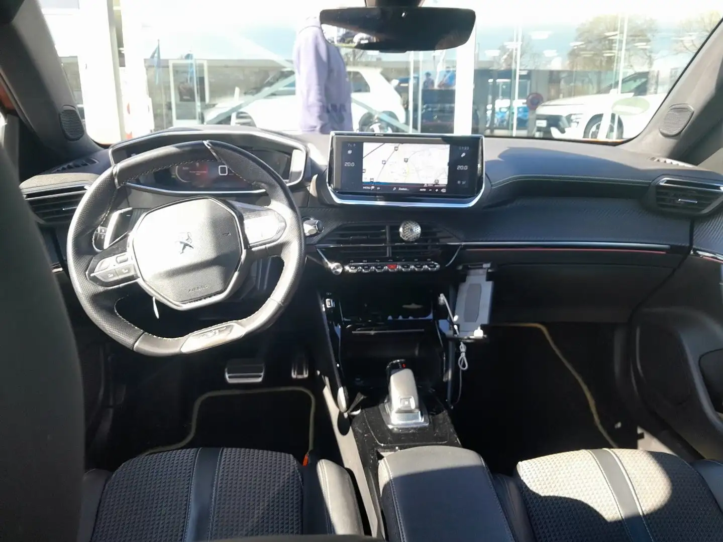 Peugeot 2008 1.2 Puretech 130pk EAT8 GT-Line i-Cockpit 3D | Hig Orange - 2
