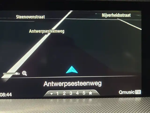 Alfa Romeo Stelvio view 13