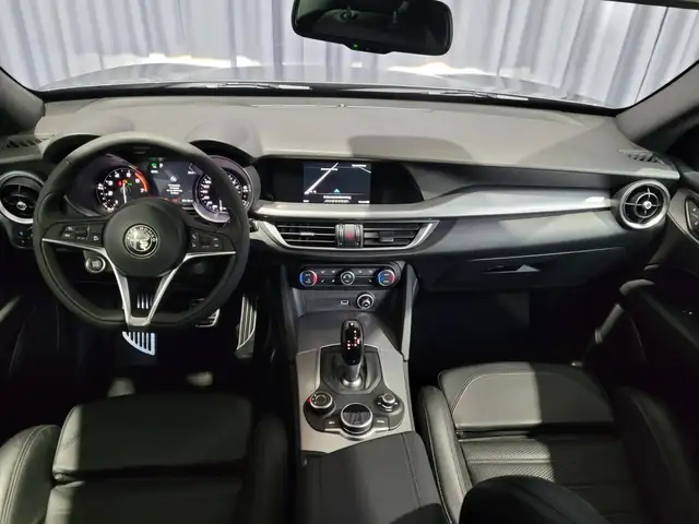 Alfa Romeo Stelvio view 12