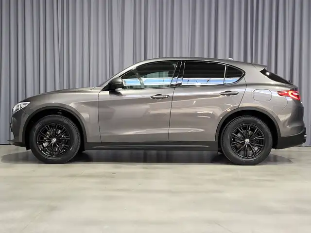 Alfa Romeo Stelvio view 2