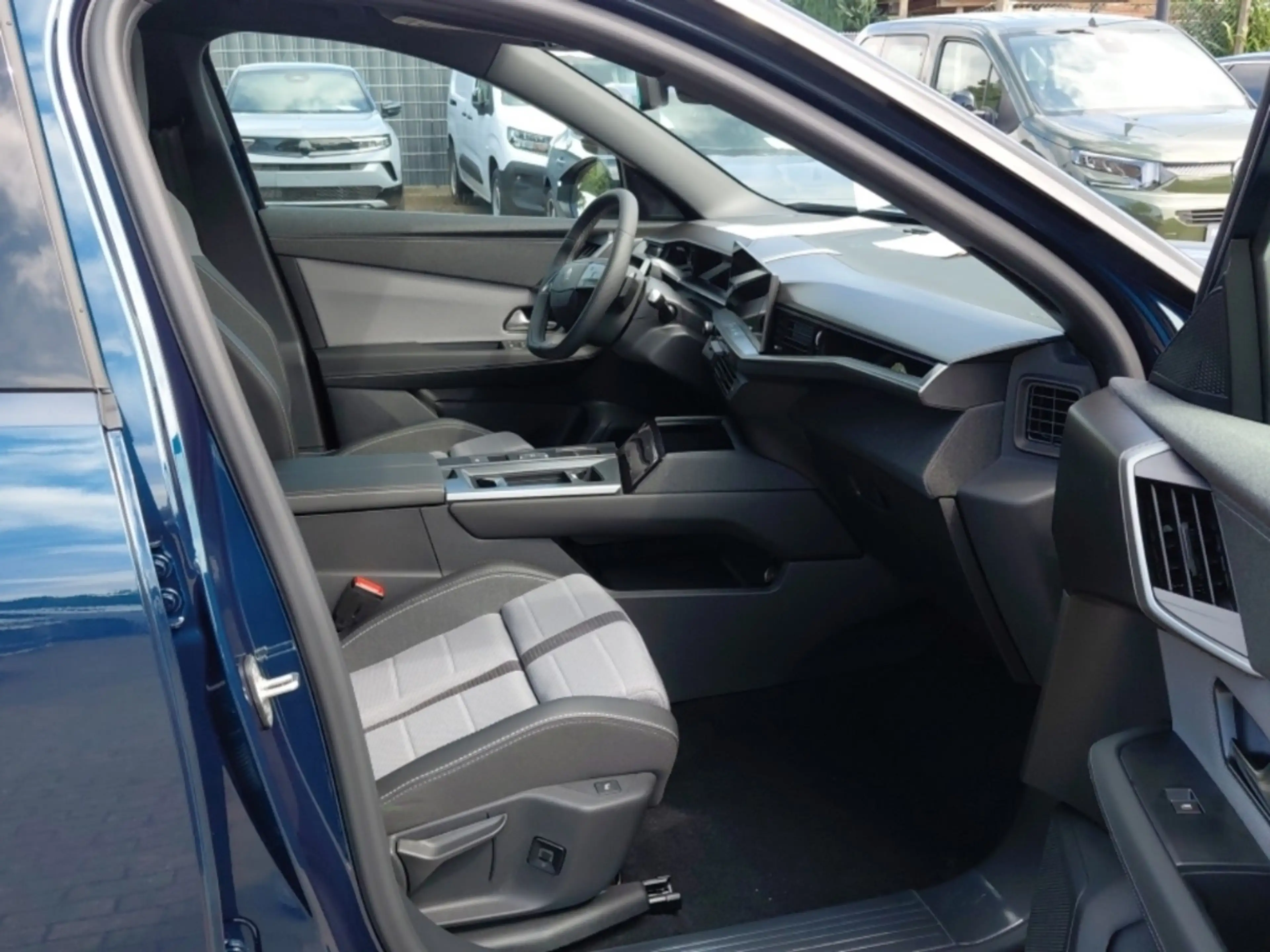 Opel Grandland GS Hybrid 145PS Navi 360 Kamera Keyless Entry Keyl — photo 12