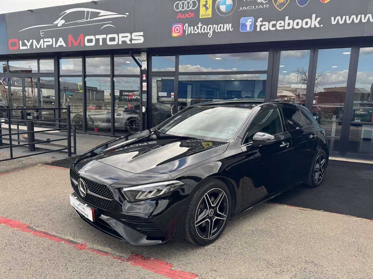 Mercedes-Benz A 200 D AMG PREMIUM NAVI TETTO KAMERA 64 COLORI