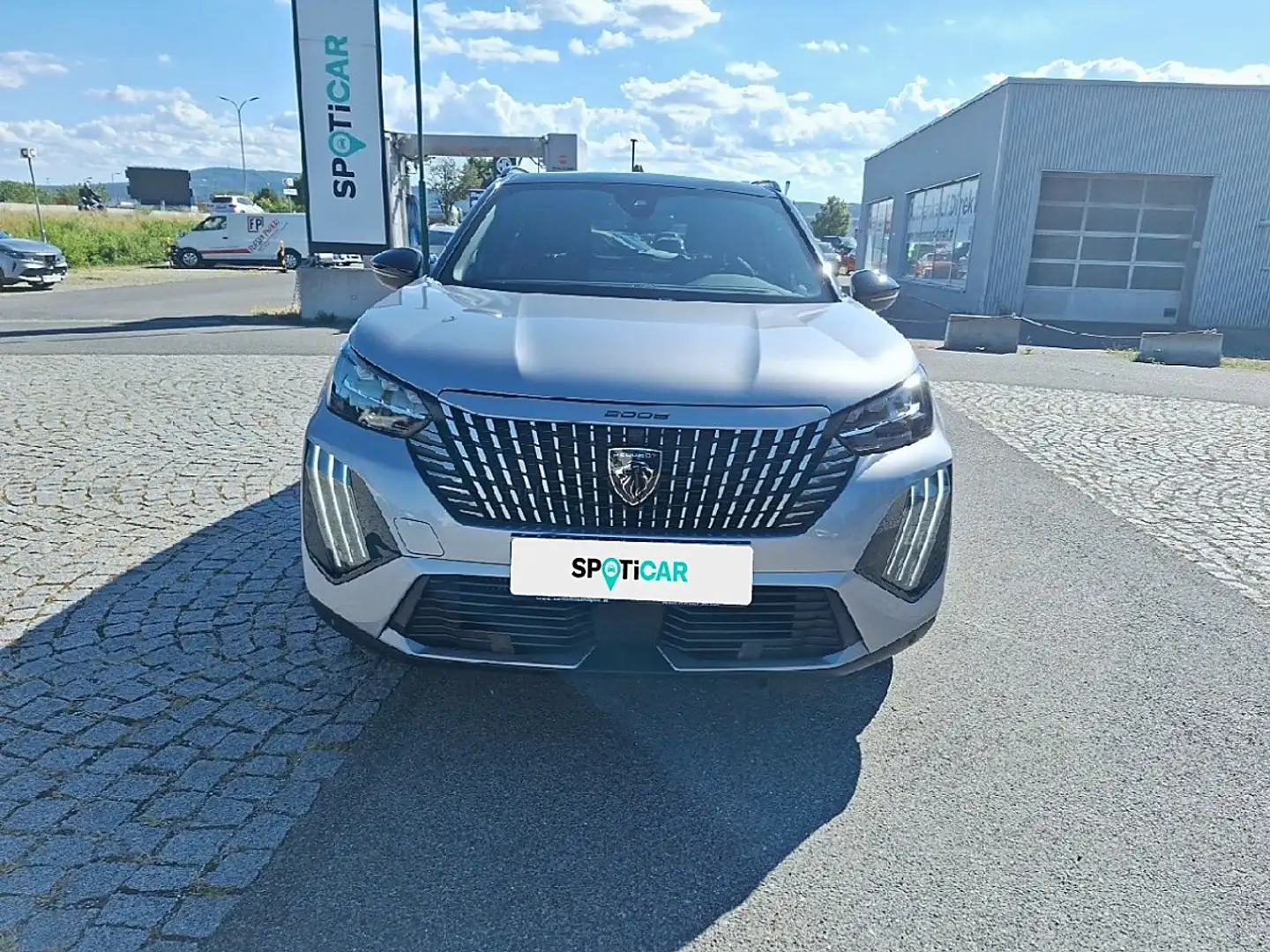 Peugeot 2008 GT PT 130 EAT8 Silber - 2