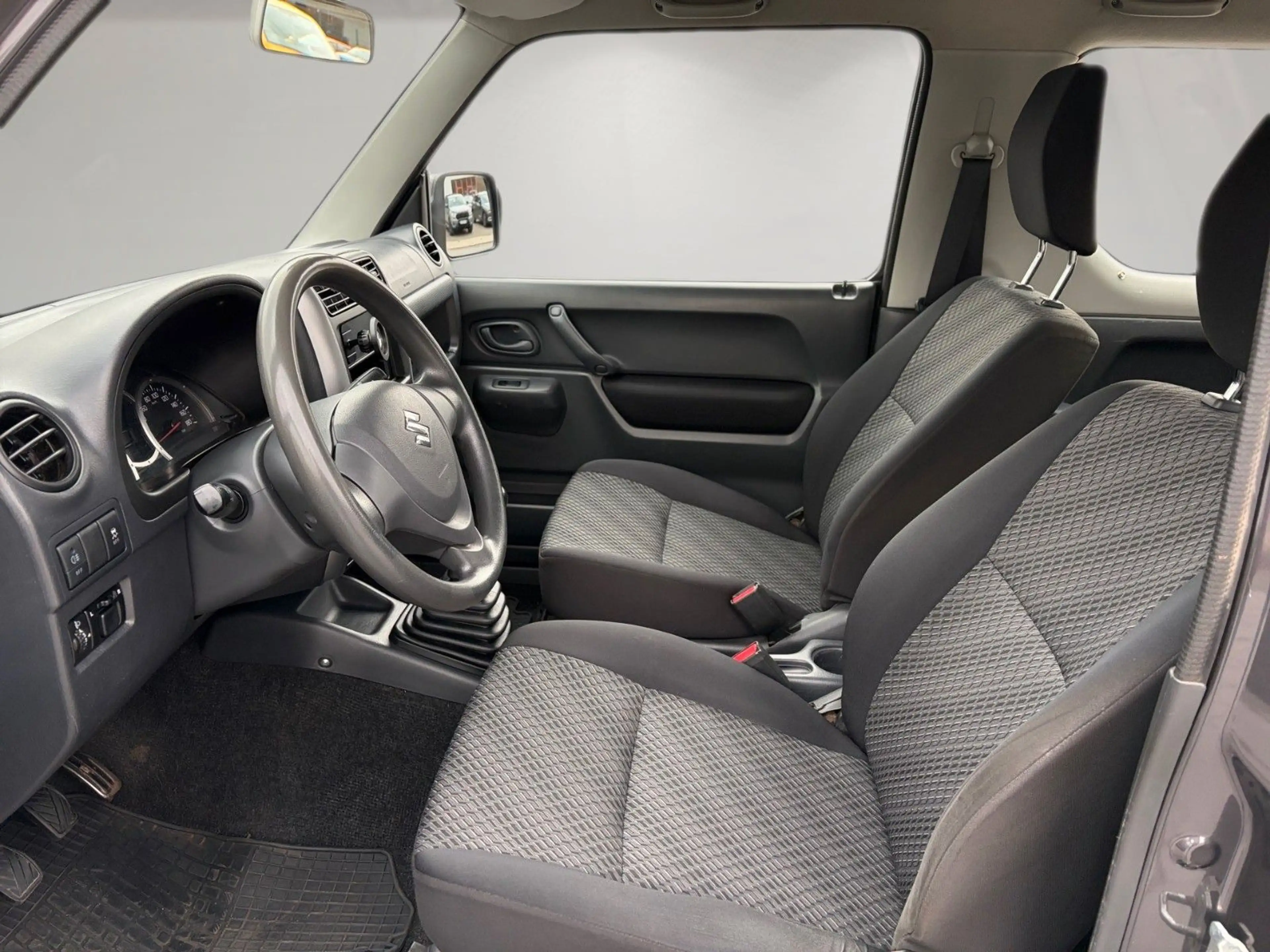 Suzuki Jimny Ranger *Dachgepäckträger, Hundegitter* — photo 12