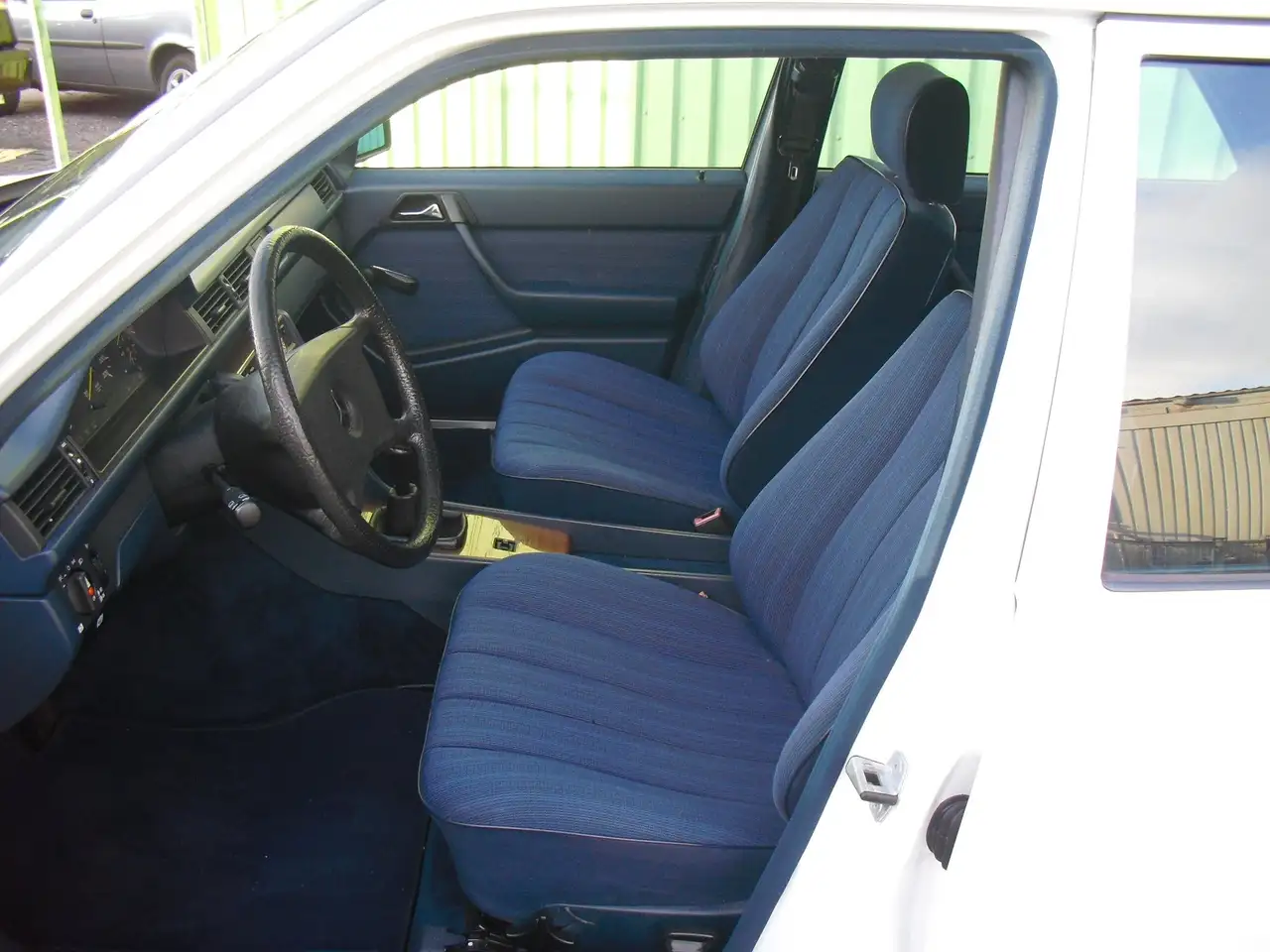 Mercedes-Benz E 200 E-Klasse,W124, Schalter 4Gang,H-Zulassung, foto 5