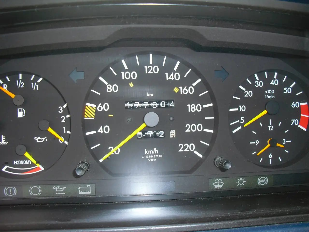Mercedes-Benz E 200 E-Klasse,W124, Schalter 4Gang,H-Zulassung, foto 9